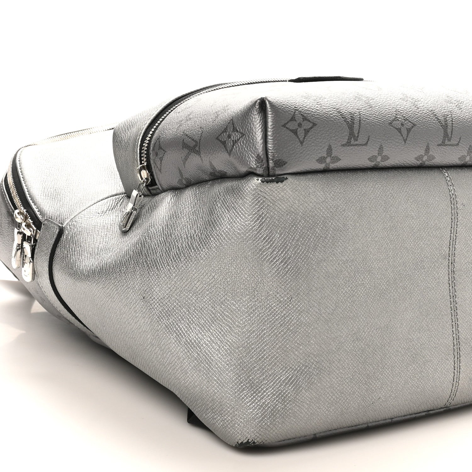 Monogram Taiga Discovery Backpack PM Silver