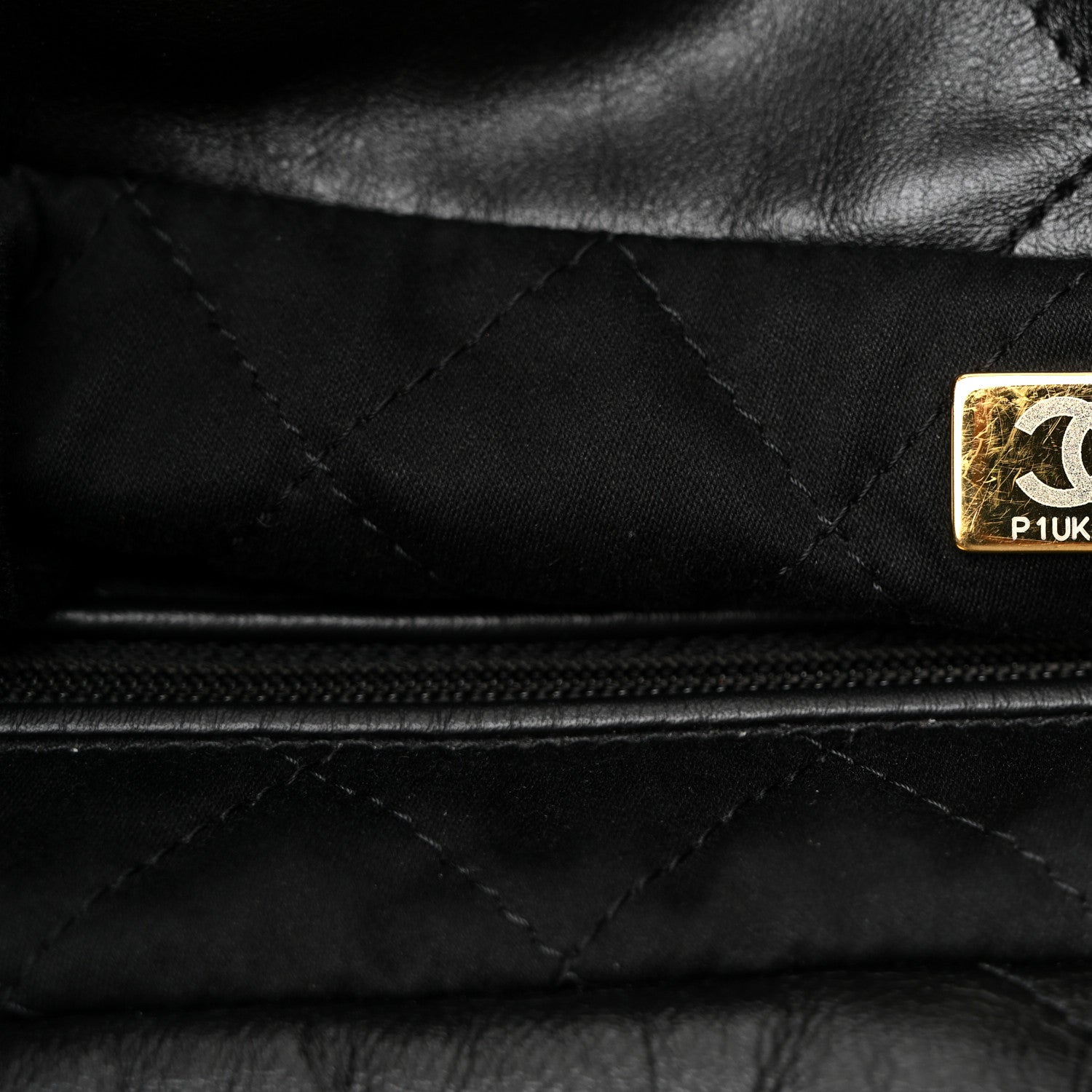 Shiny Calfskin Quilted Chanel 22 Black