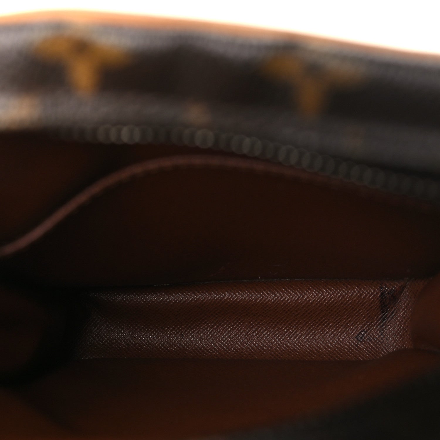 Monogram Amazone