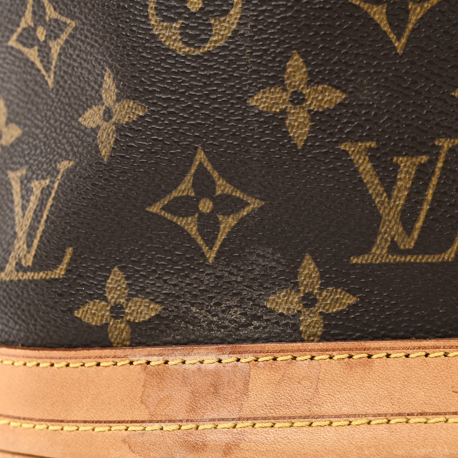 Monogram Petit Bucket 23