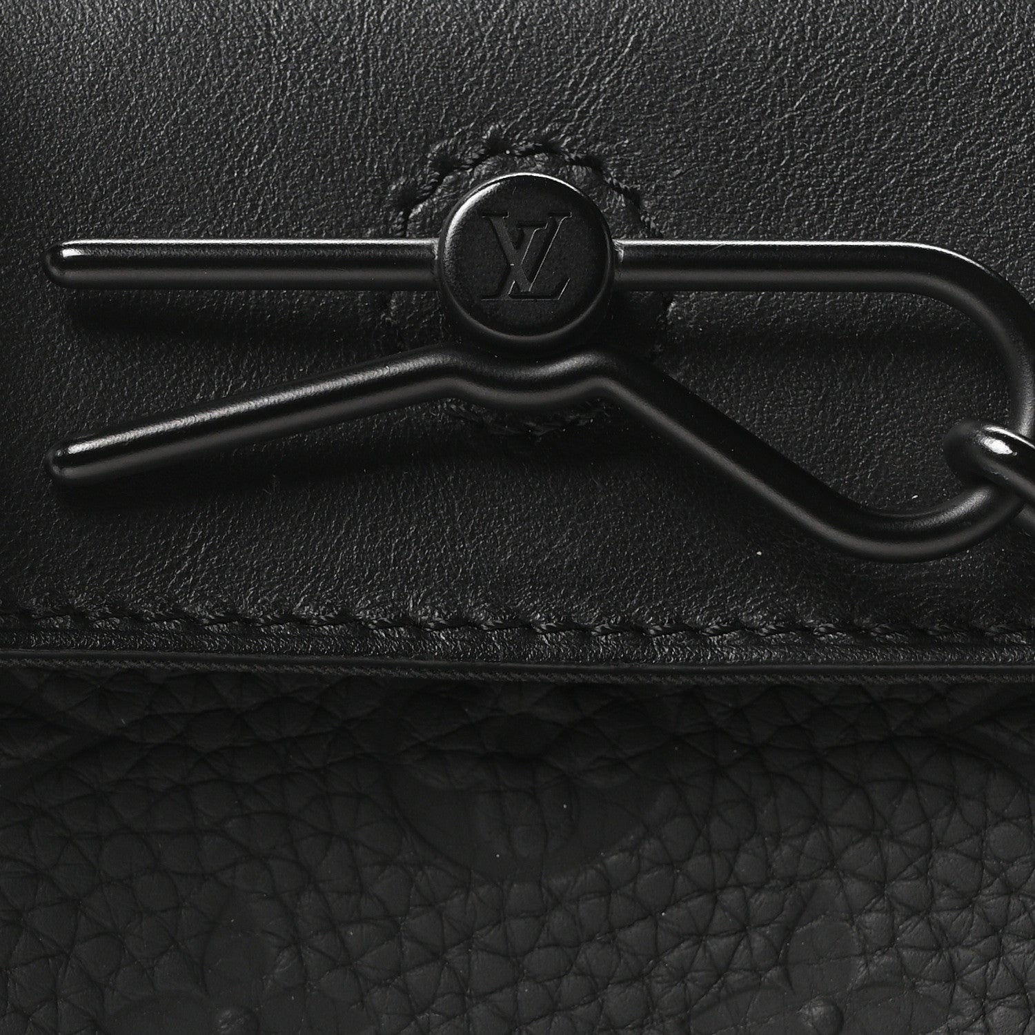 Taurillon Monogram Nano Steamer Black