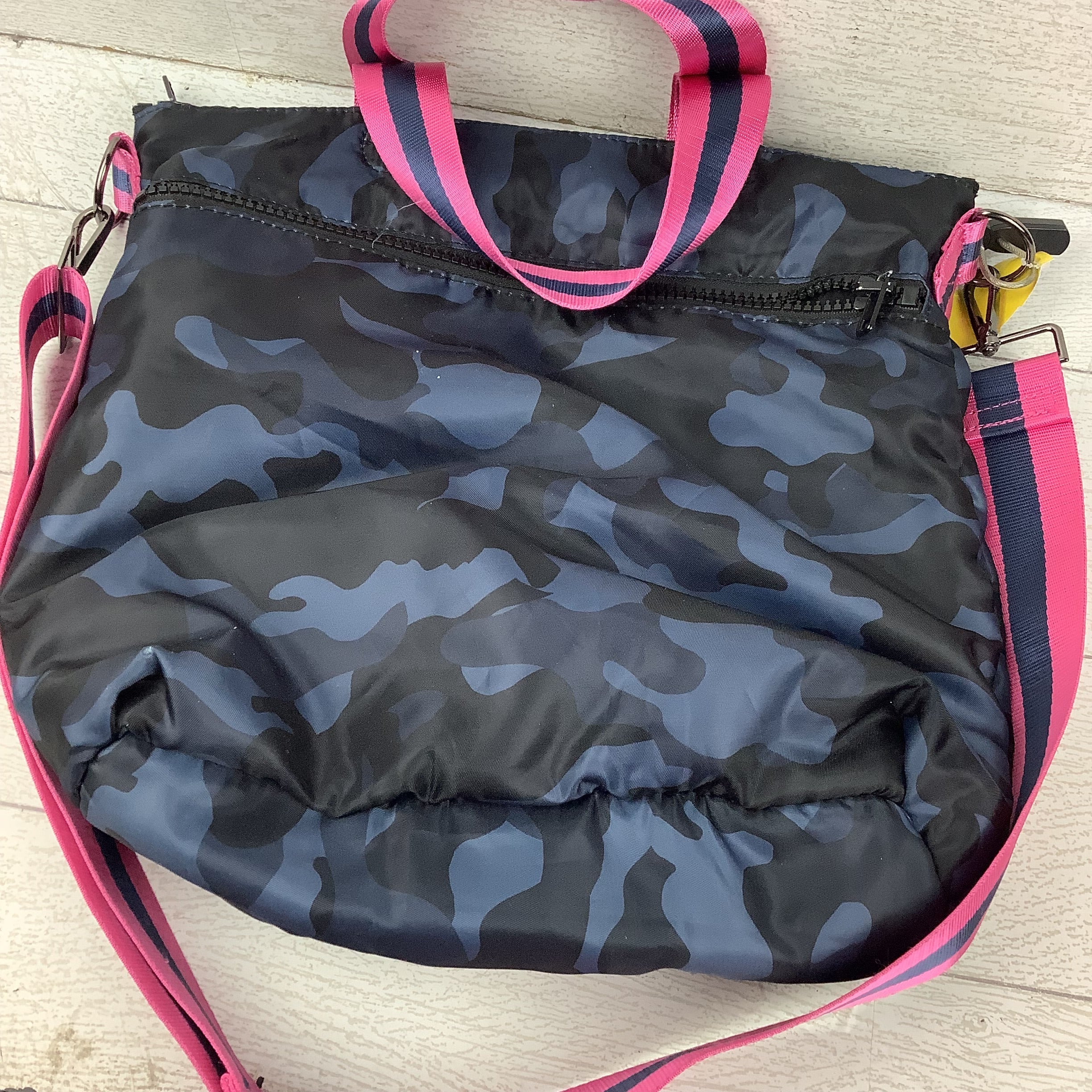 Handbag By Haute Shore, Size: Medium