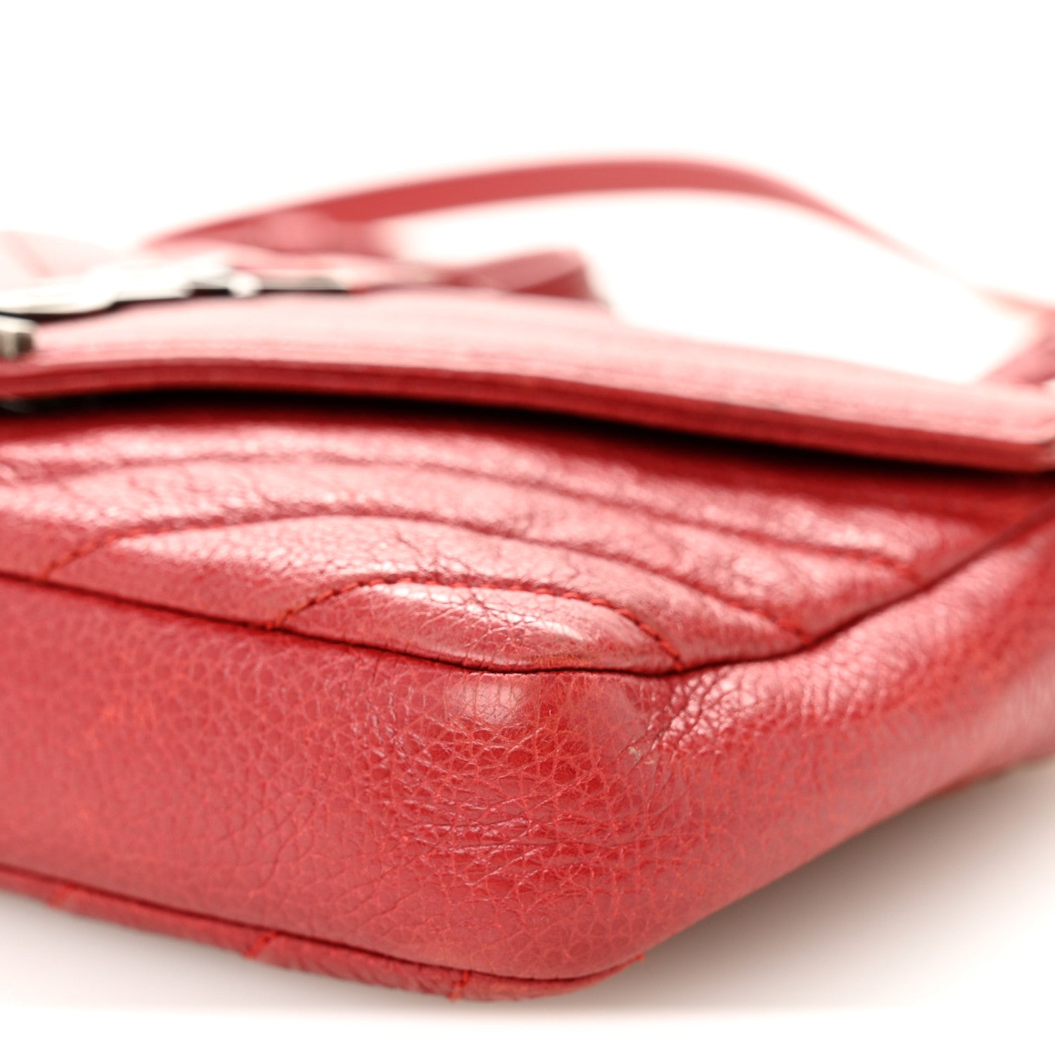 Sheepskin Matelasse Chevron Monogram College Chain Wallet New Red
