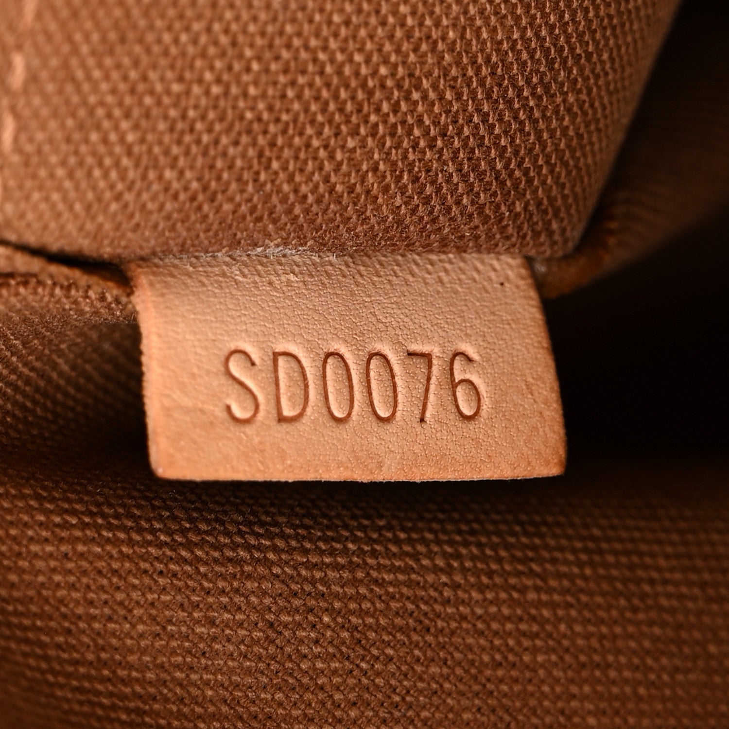 Monogram Lockit Vertical