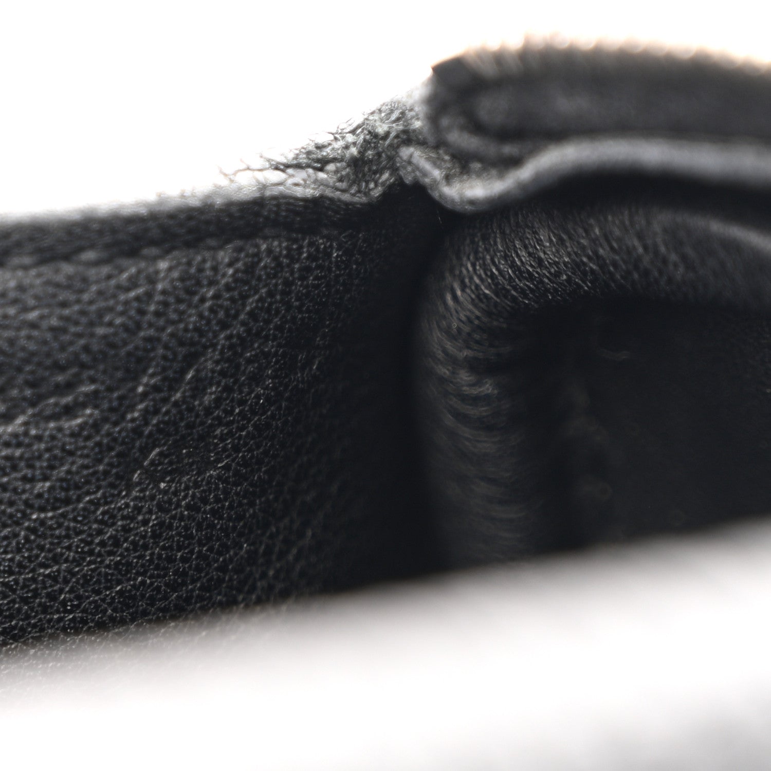 Taurillon Clemence Mini Lindy 20 Black