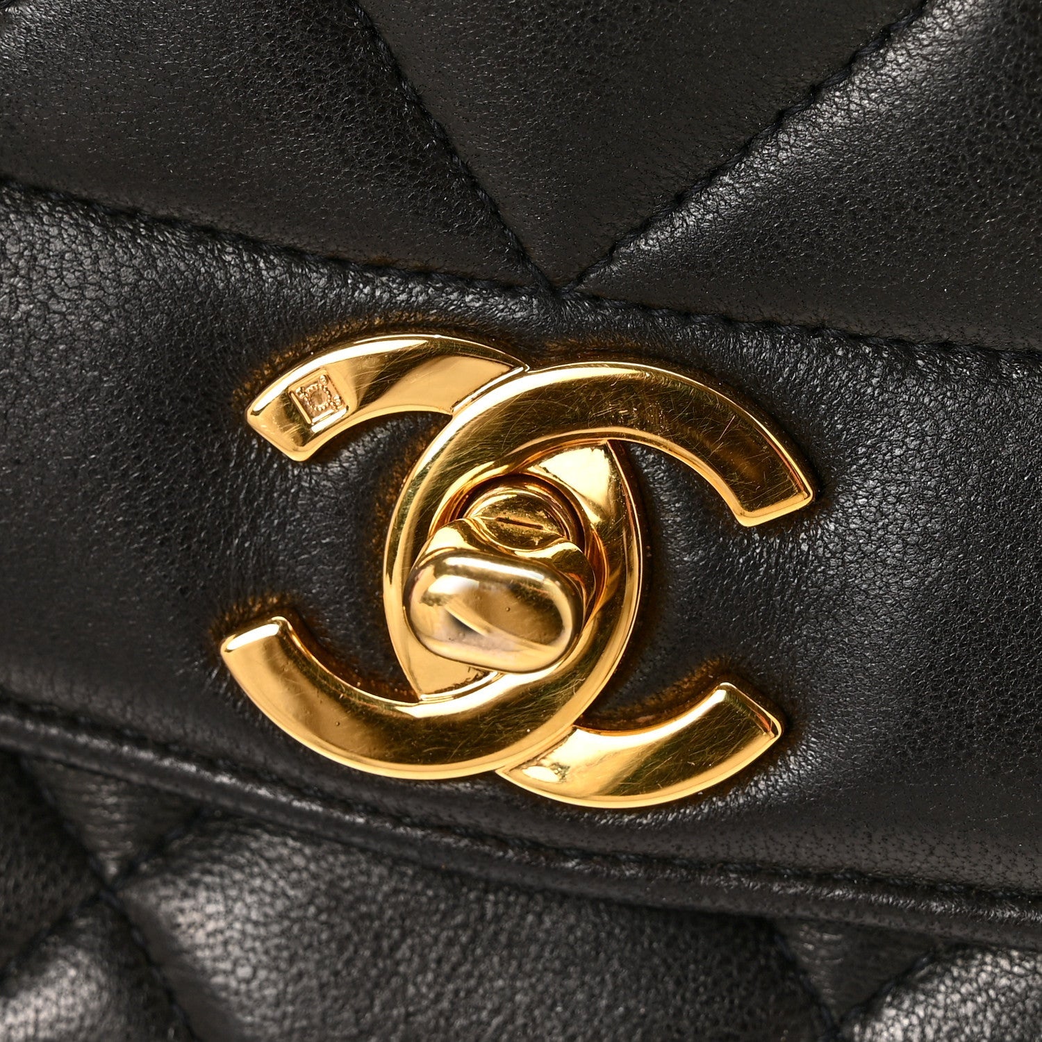 Lambskin Quilted Medium Single Flap Black