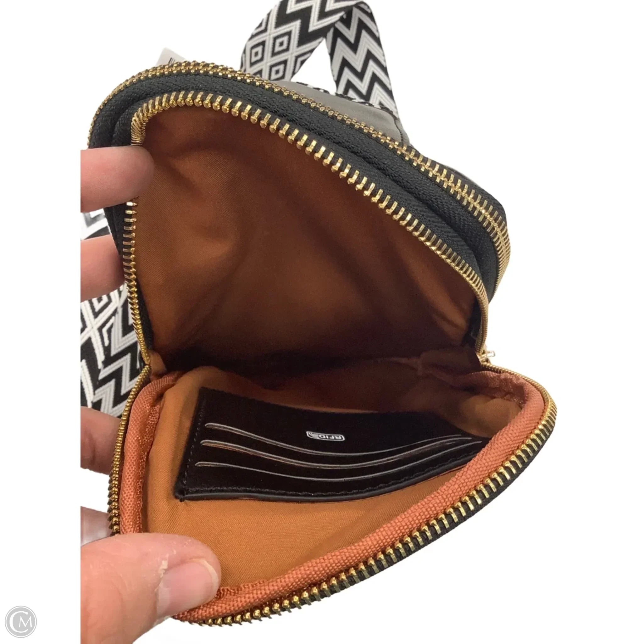 Crossbody By Clothes Mentor, Size: Small