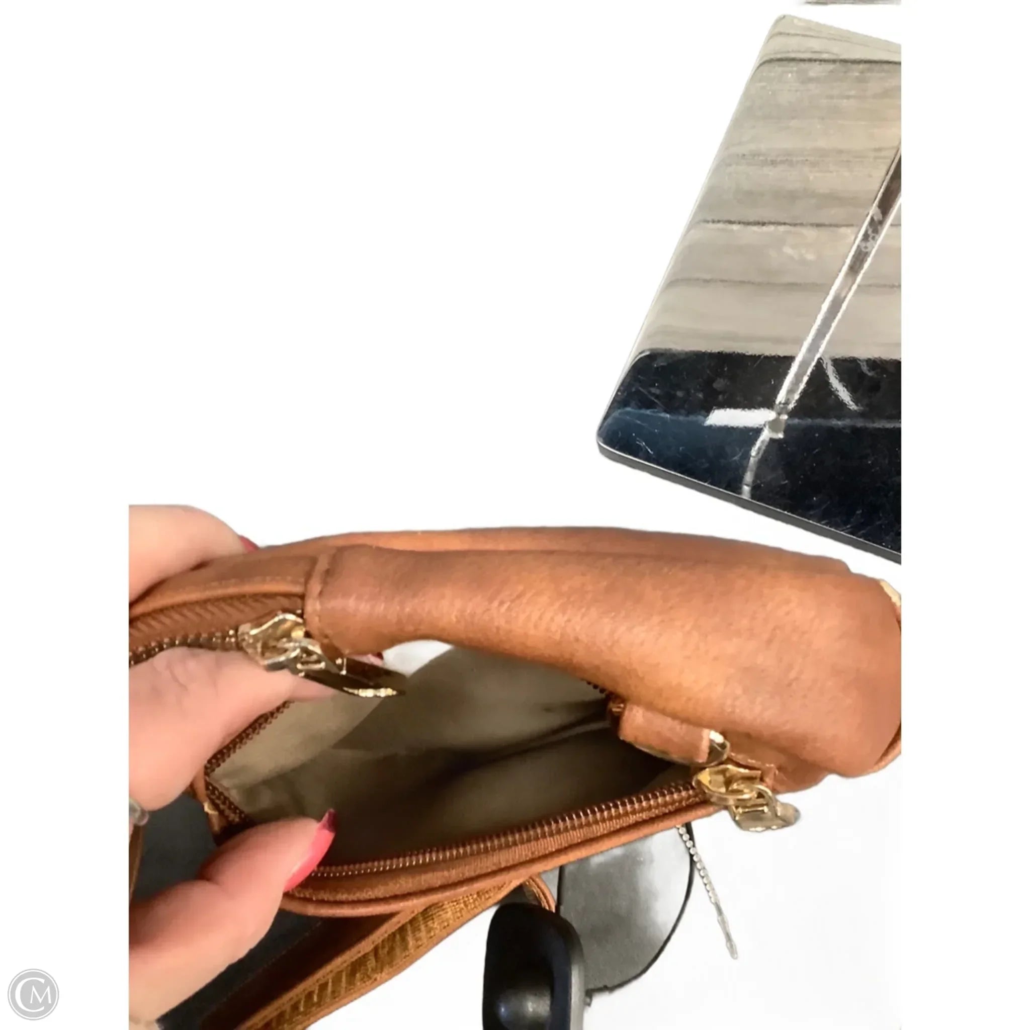 Crossbody By Clothes Mentor, Size: Small