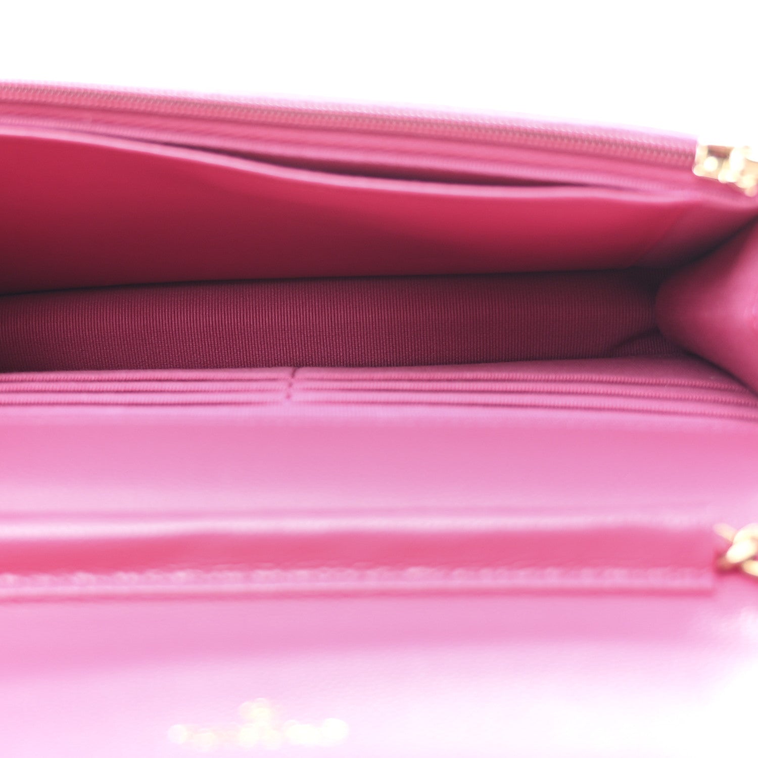 Caviar Quilted Wallet On Chain WOC Dark Pink