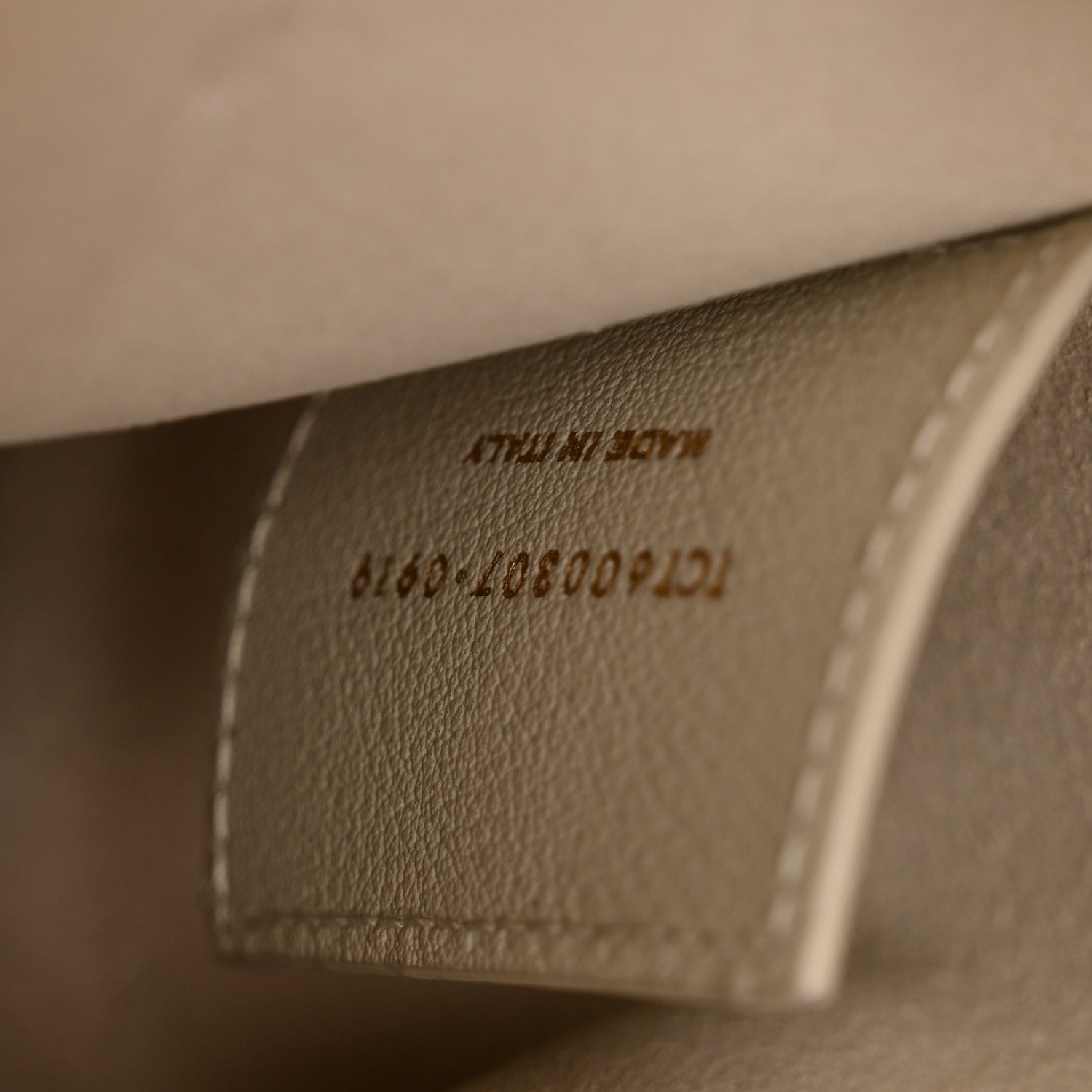 Calfskin North South Shopping Tote Crema Soft
