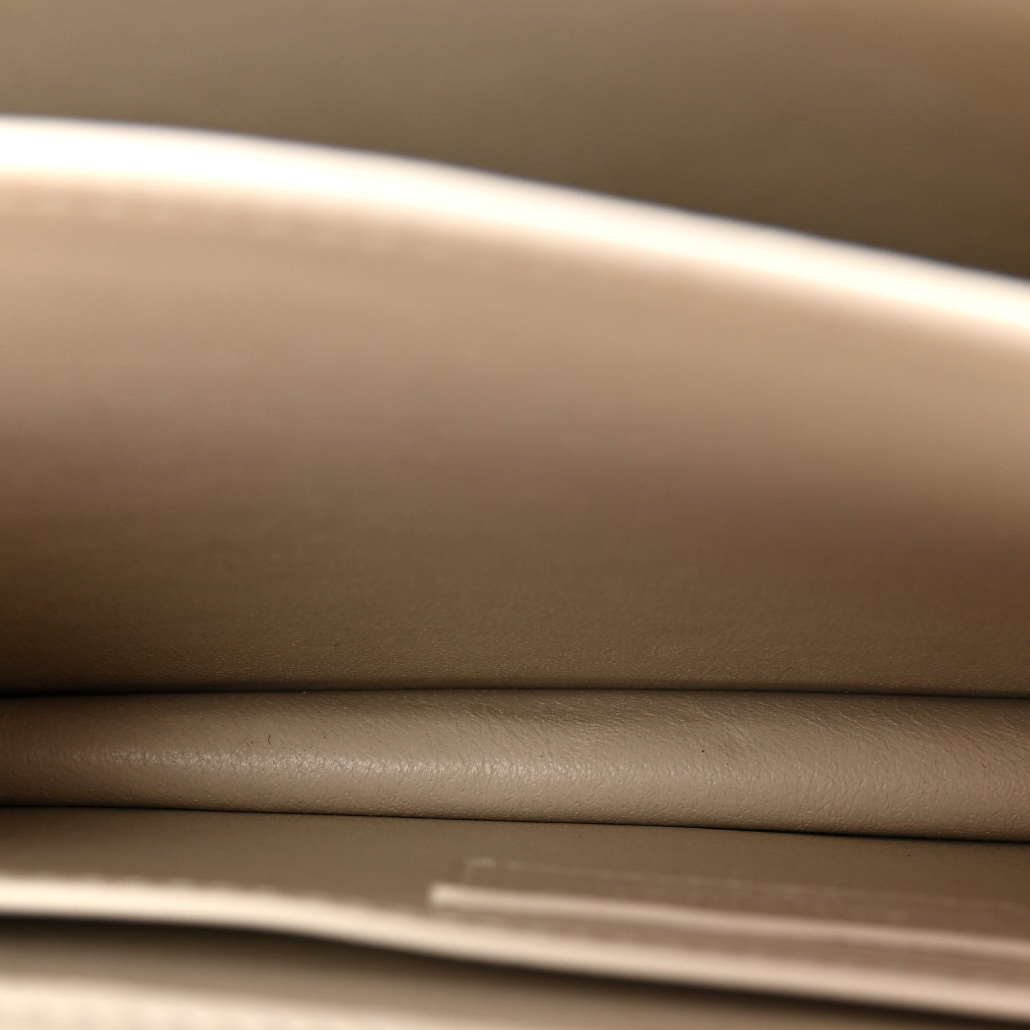 Calfskin Medium Monogram Sunset Crema Soft