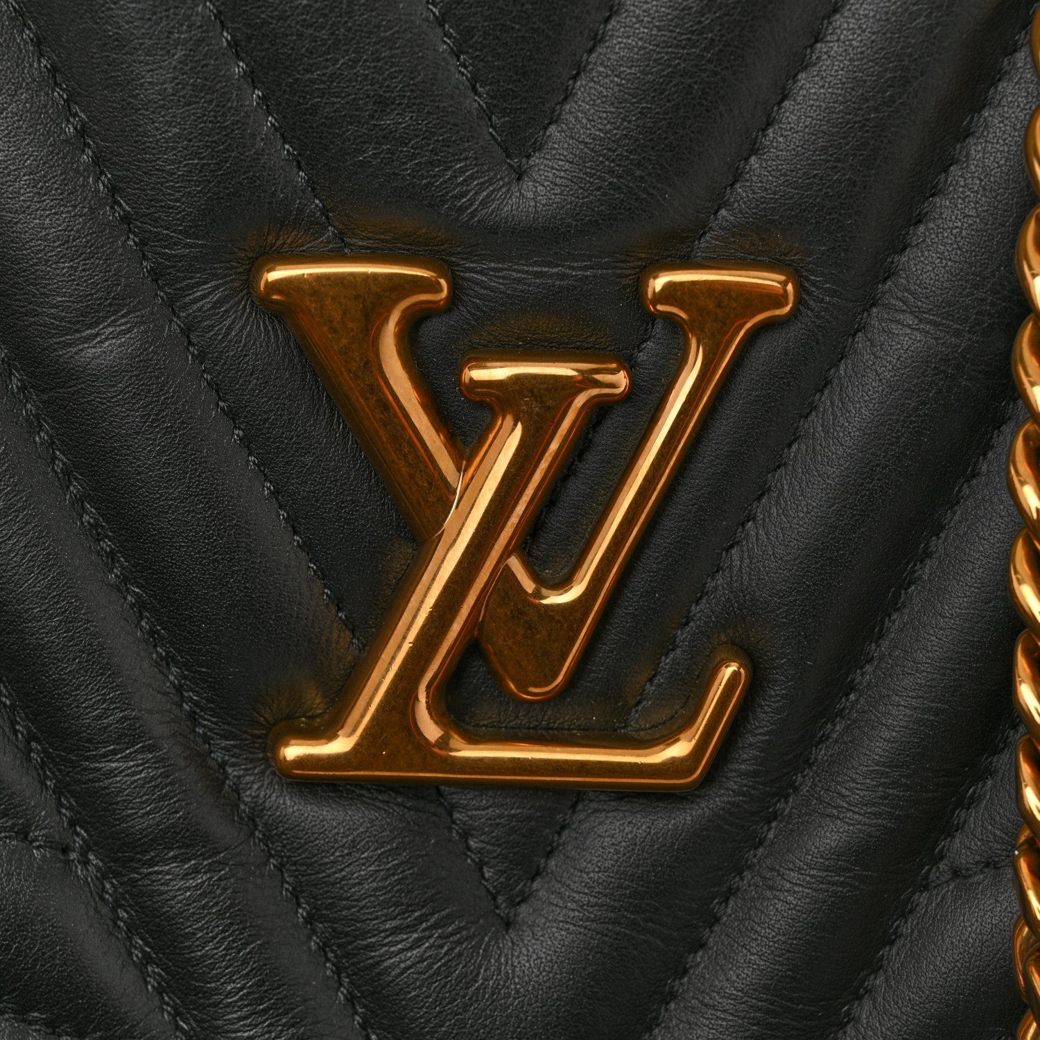 Calfskin New Wave Chain Tote Black