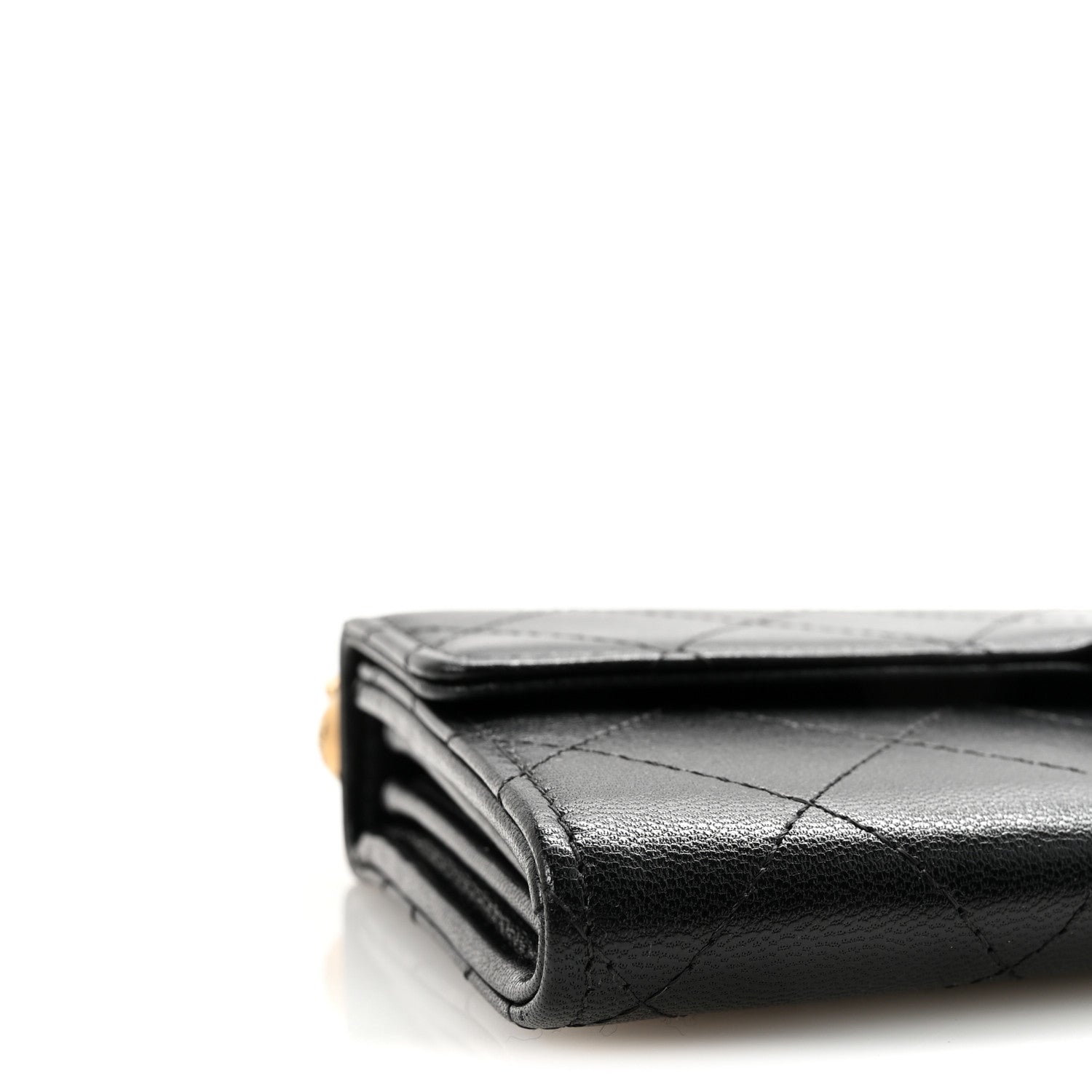 Goatskin Quilted Chic Pearls Clutch With Chain Black