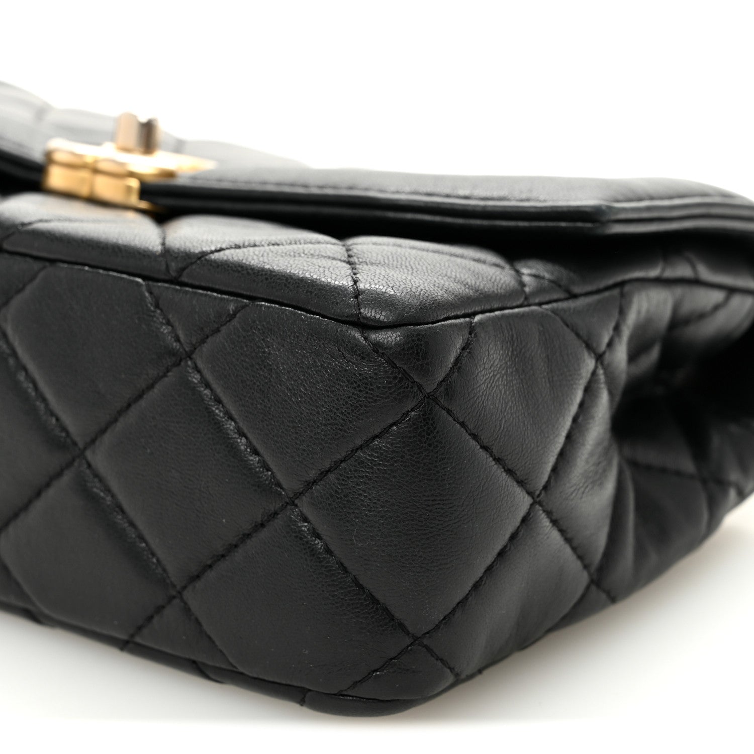 Shiny Lambskin Quilted Small Single Flap Black