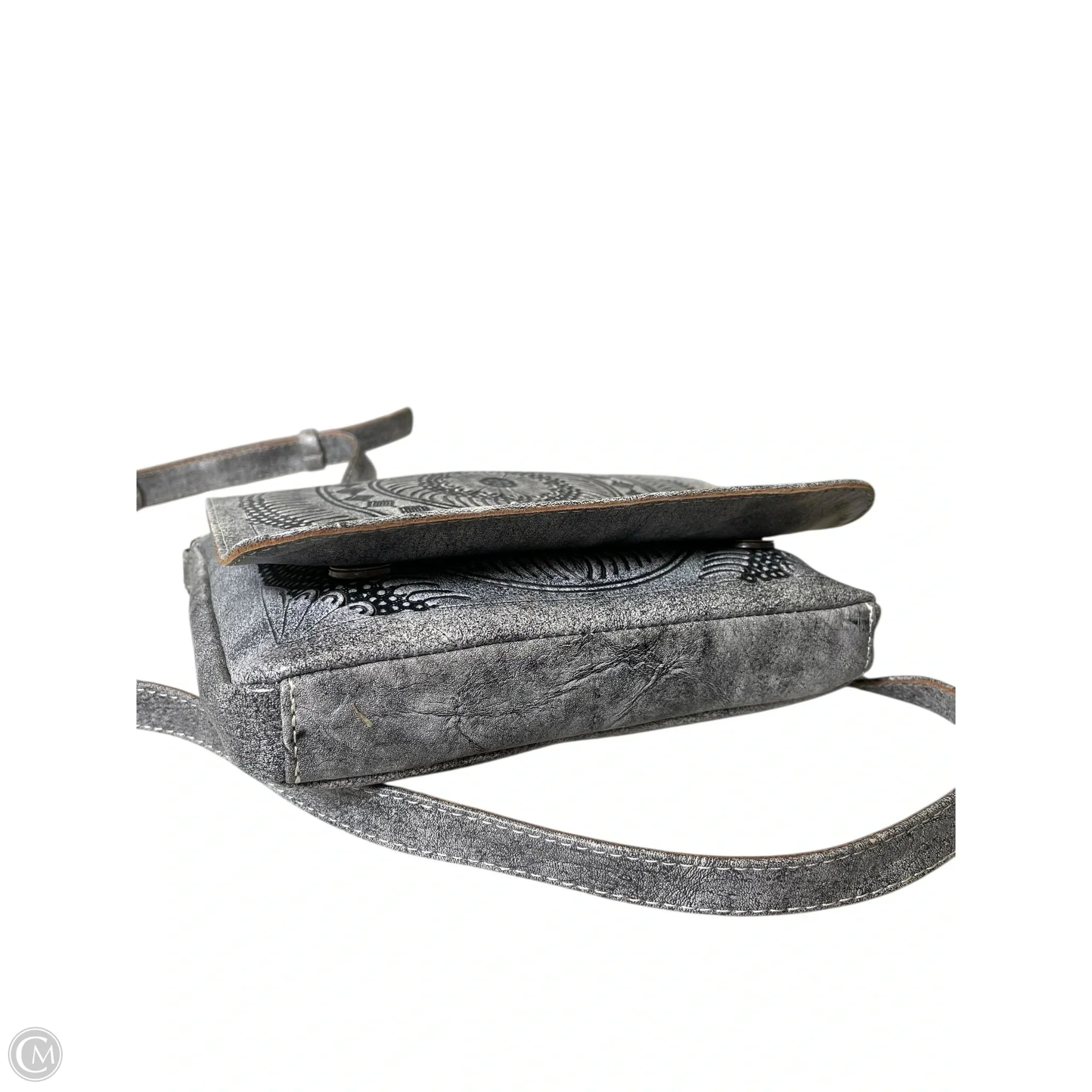 Crossbody By Clothes Mentor, Size: Medium