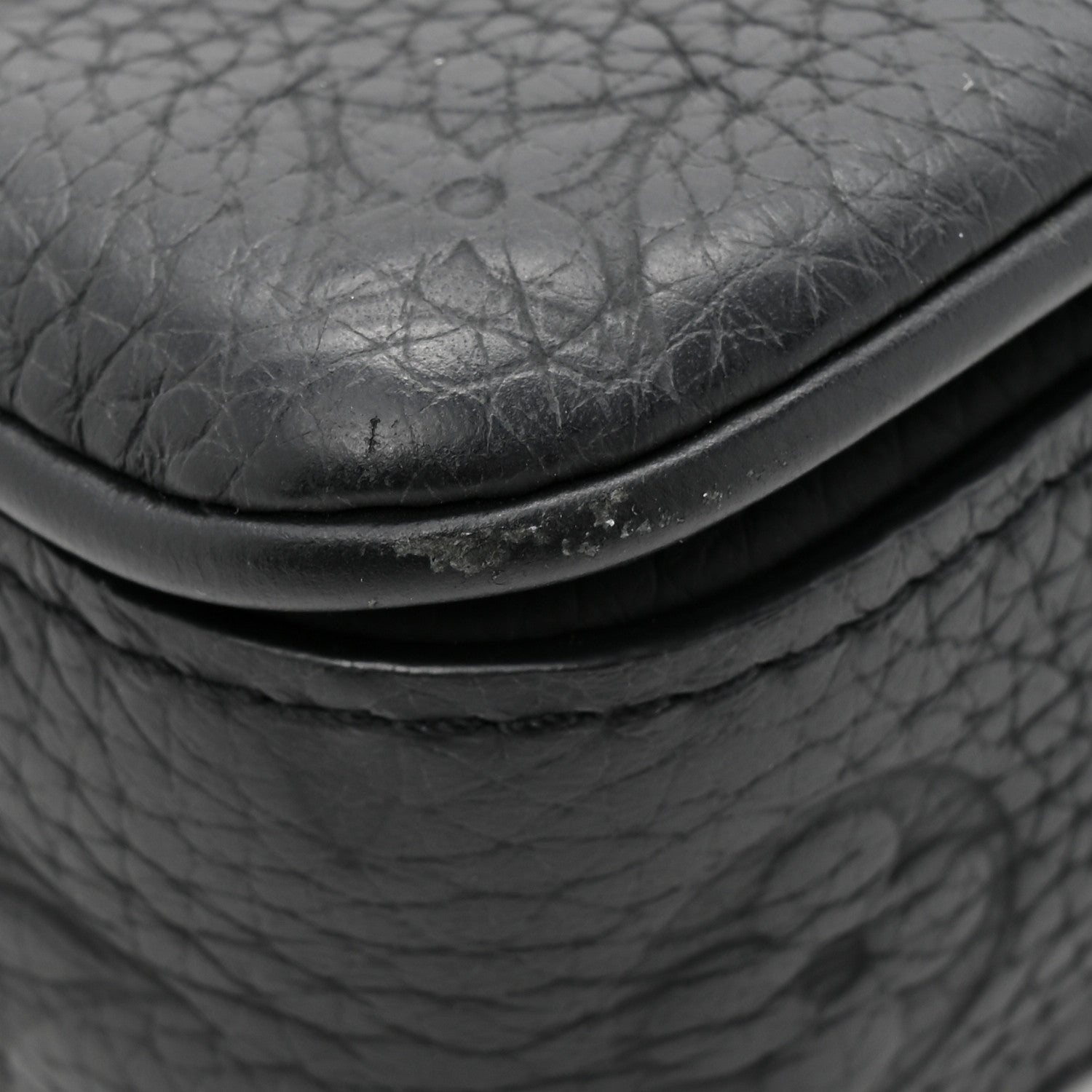 Taurillon Monogram S Lock Wearable Wallet Black