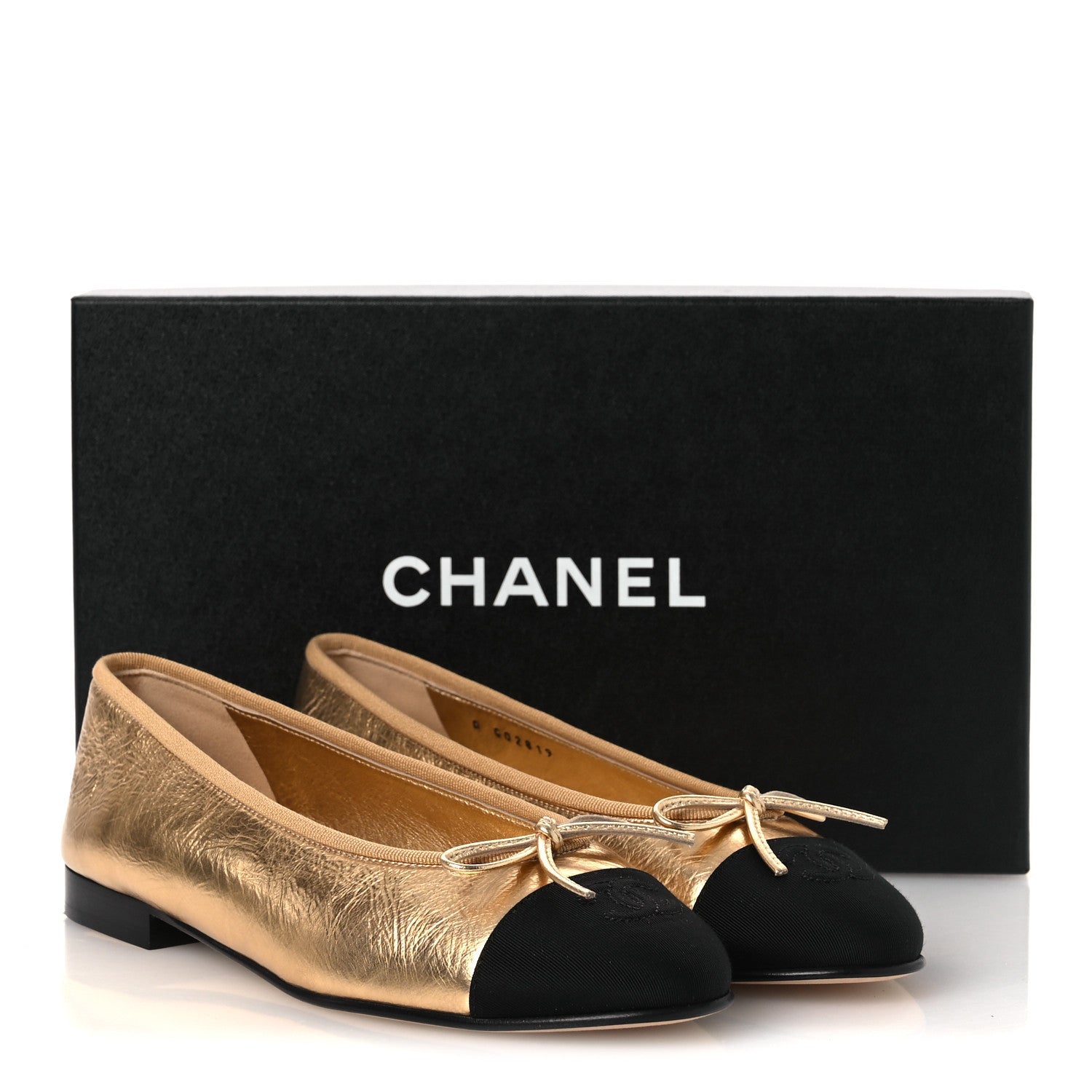 Laminated Crumpled Lambskin Grosgrain Cap Toe CC Ballerina Flats 37.5 Gold Black