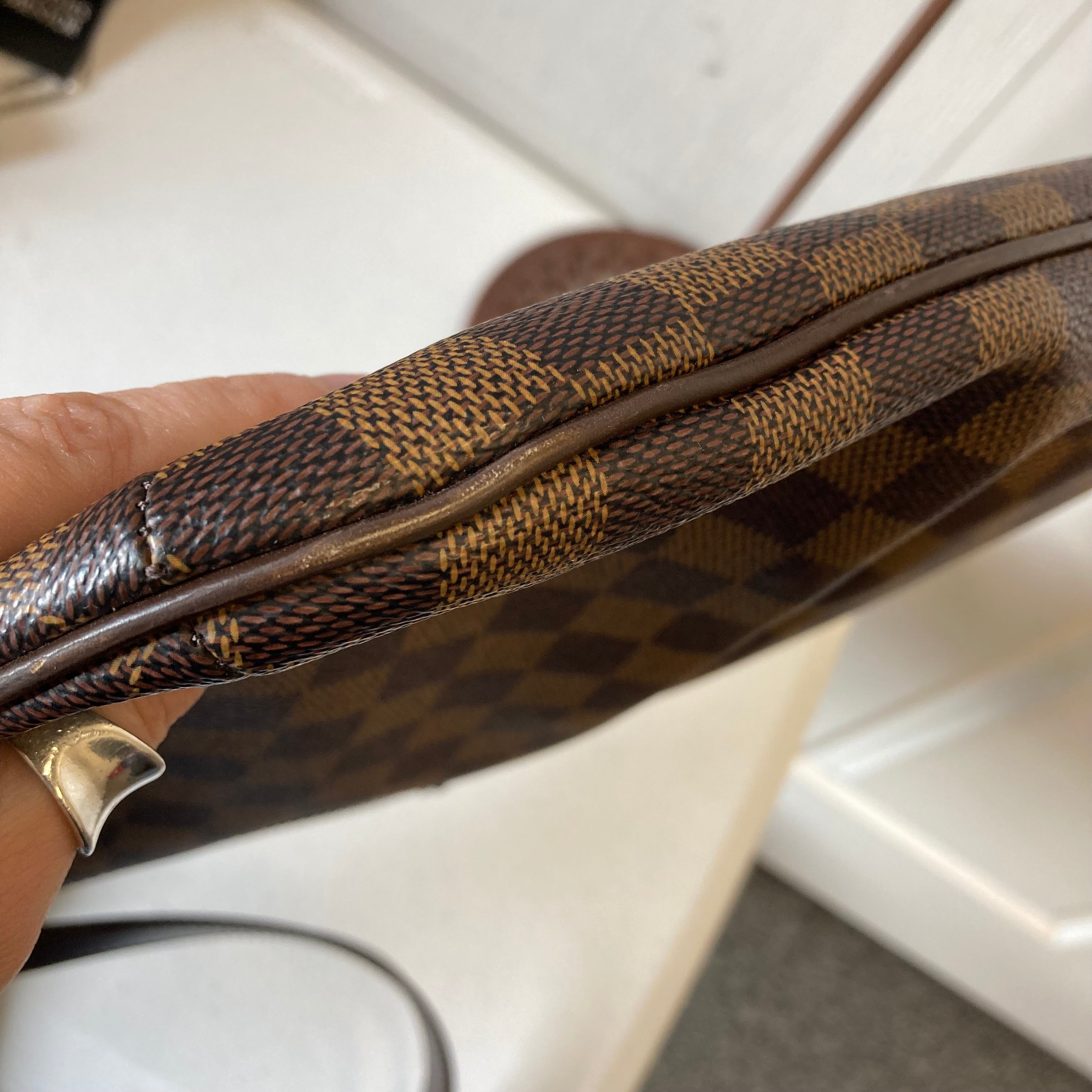 Crossbody Luxury Designer By Louis Vuitton In Brown, Size:Large