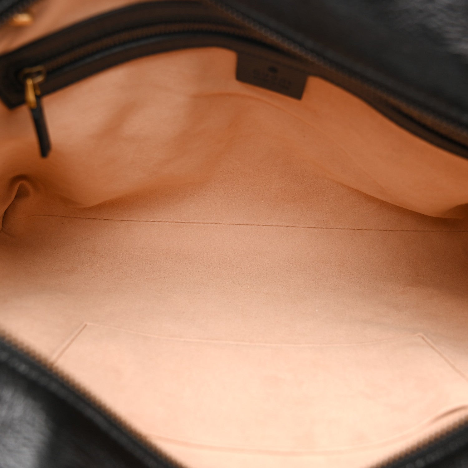Vintage Calfskin Matelasse Medium GG Marmont Slim Tote Black