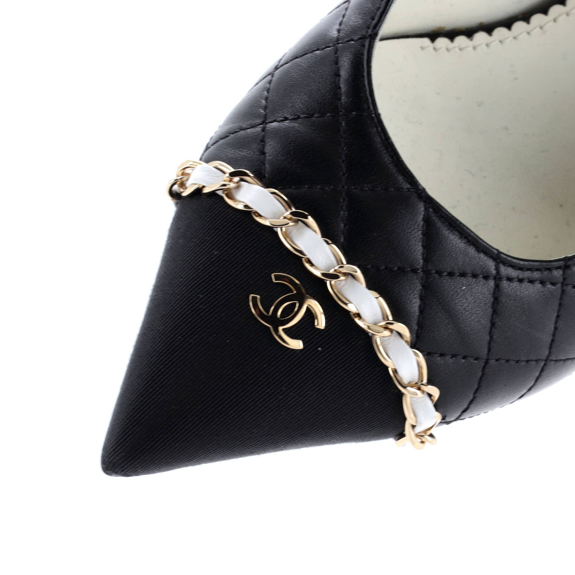 Women's CC Chain Pointed Cap Toe Pumps Quilted Leather with Grosgrain