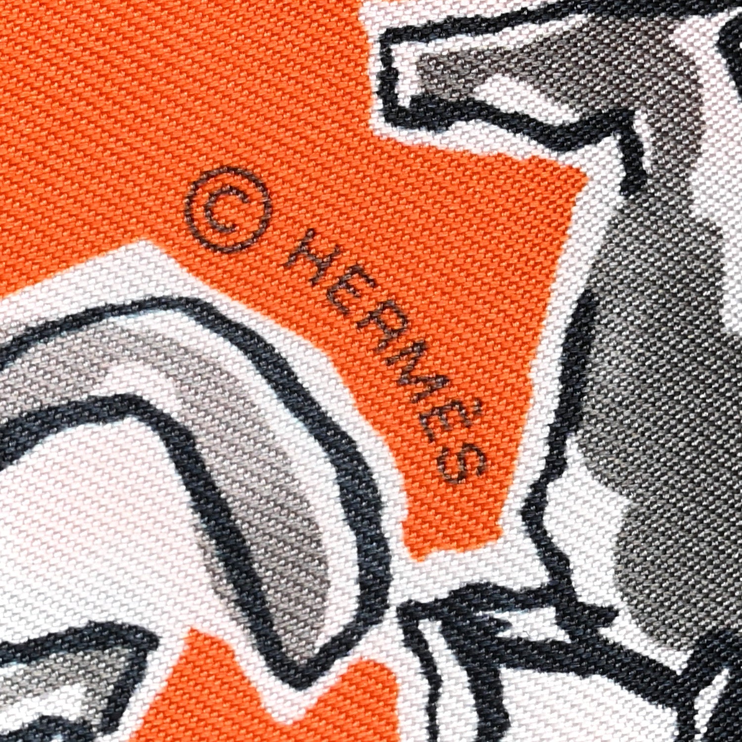 Silk Chevaux En Liberte Twilly Orange Gris Argent