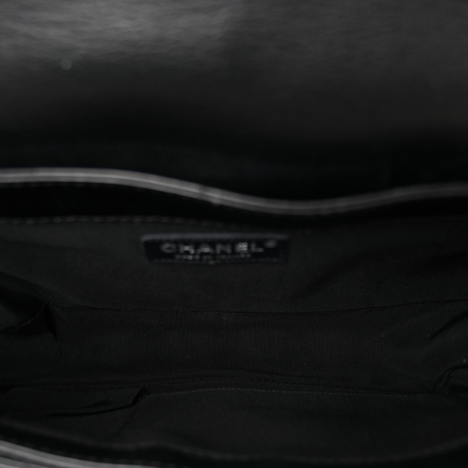 Calfskin Enchained Medium Boy Flap Black