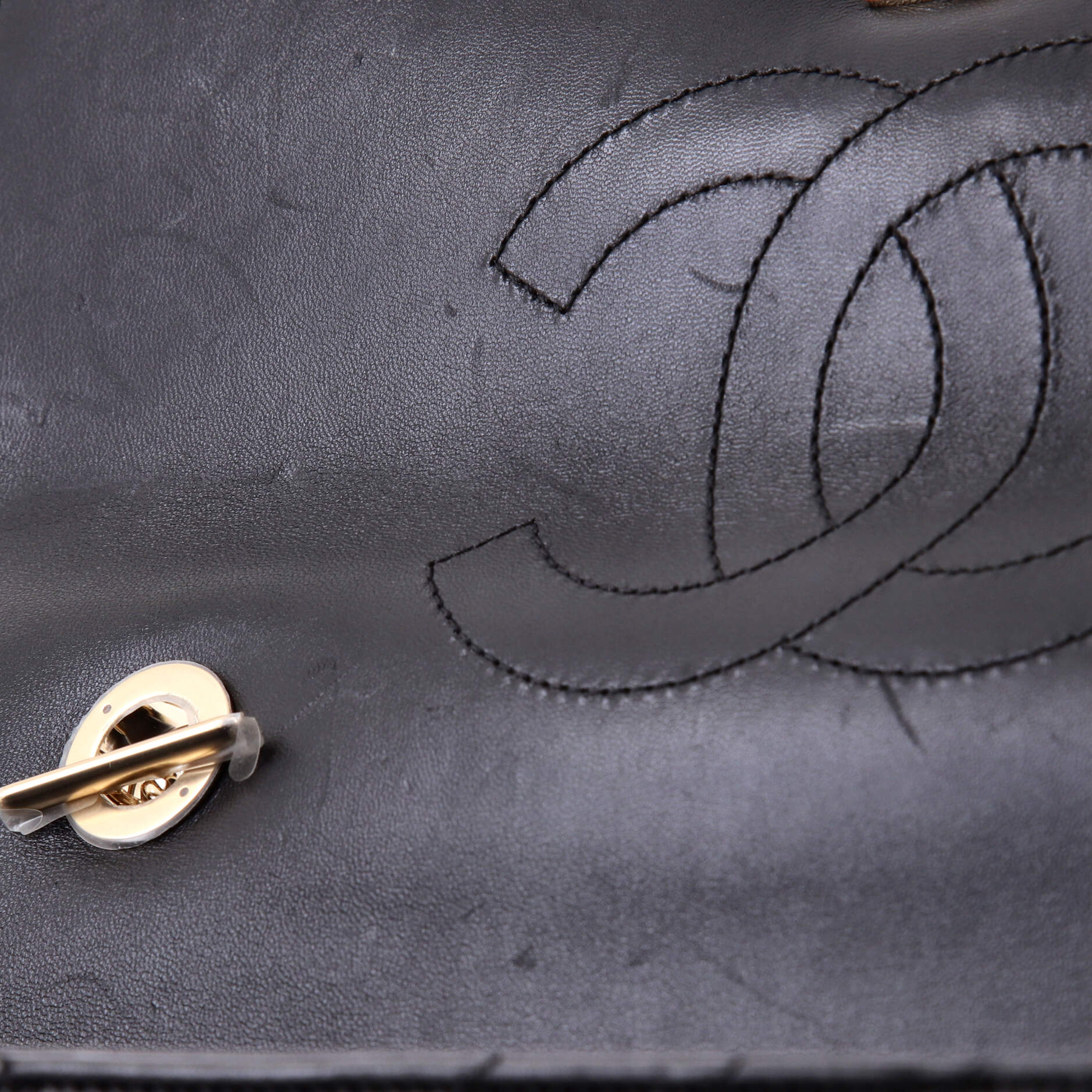 Trendy CC Top Handle Bag Chevron Lambskin Medium