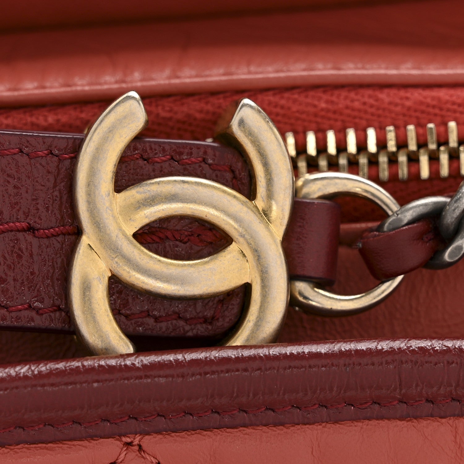 Aged Calfskin Quilted Small Gabrielle Hobo Red