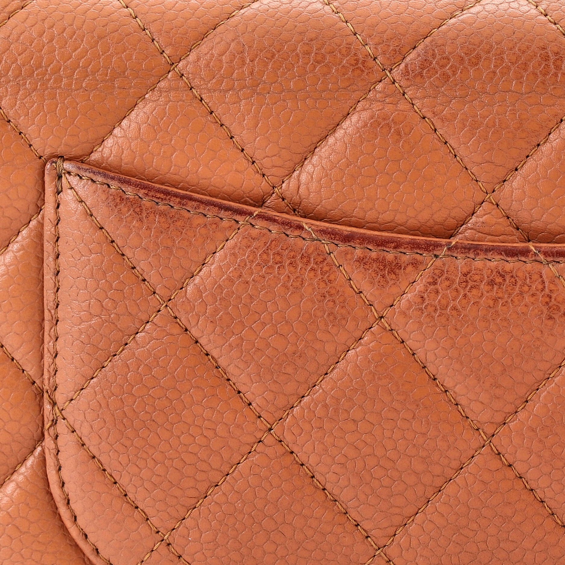 Wallet on Chain Quilted Caviar