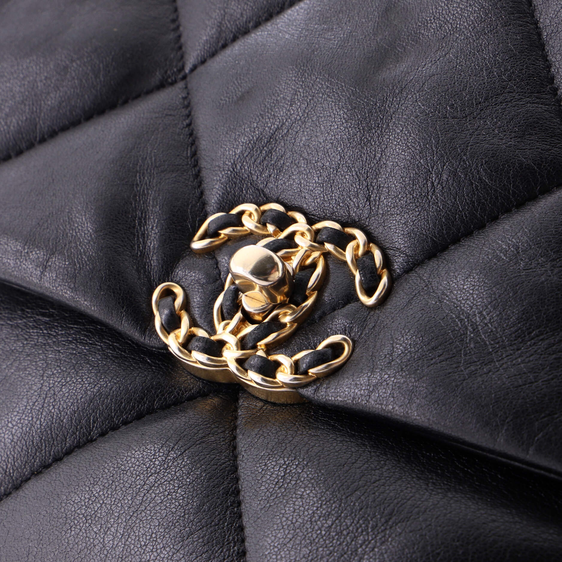 19 Flap Bag Quilted Leather Medium