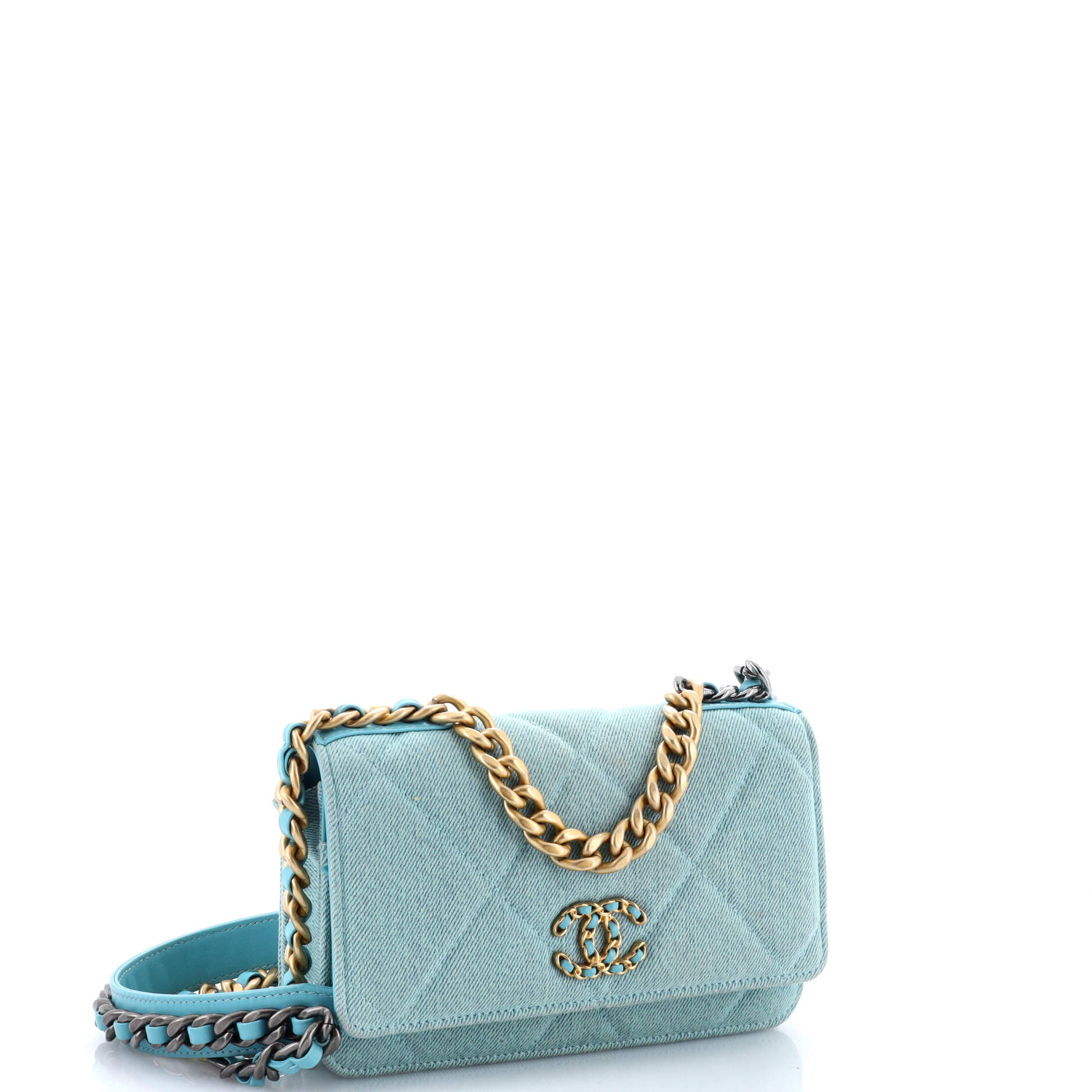 19 Wallet on Chain Quilted Denim