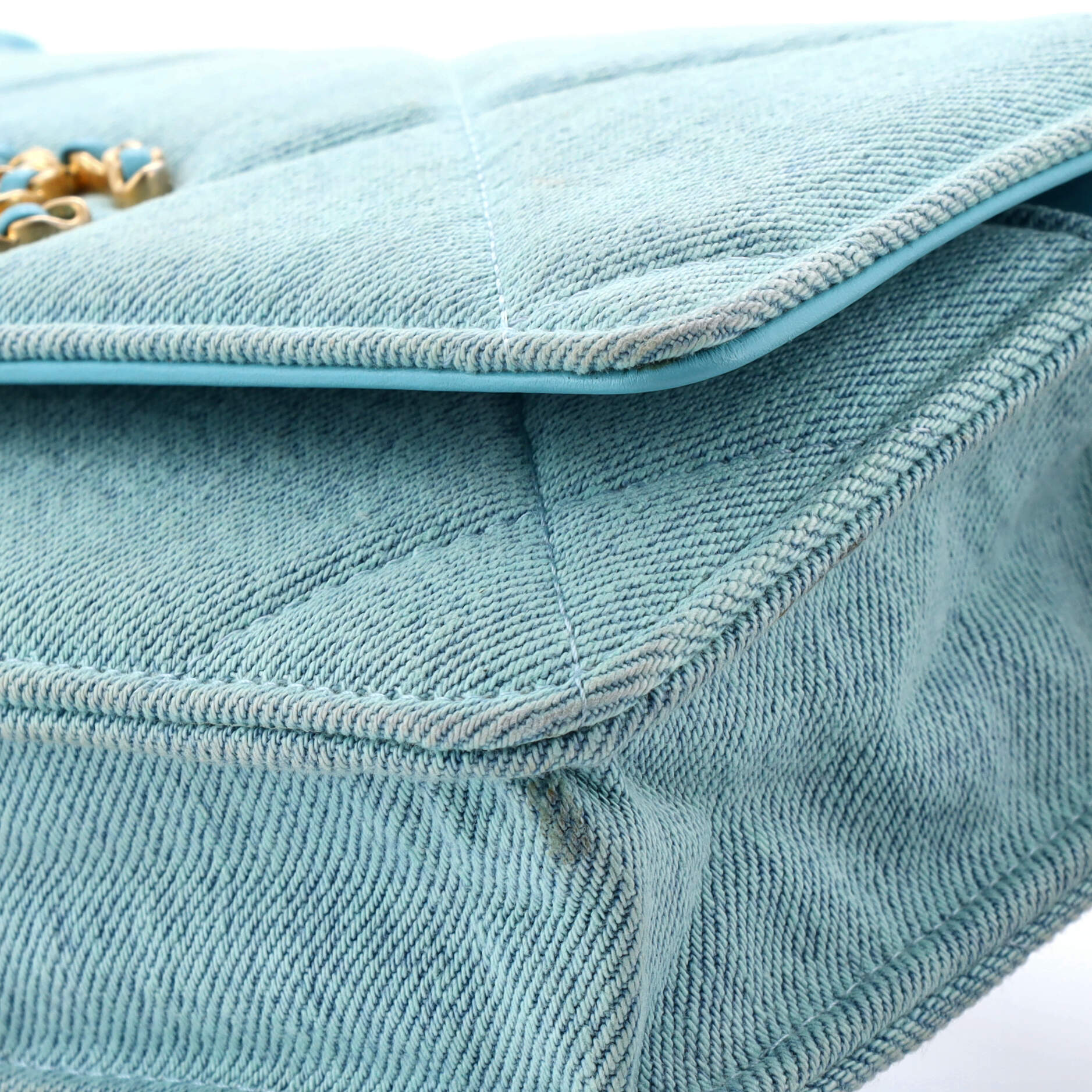 19 Wallet on Chain Quilted Denim