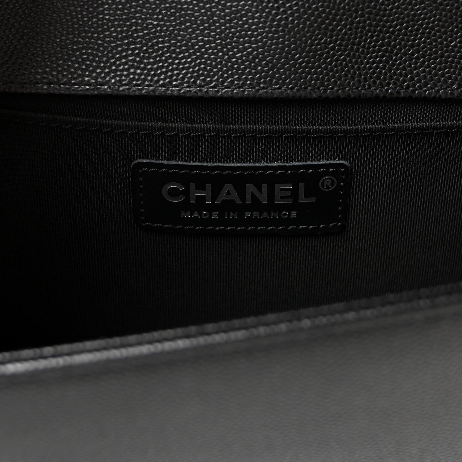Caviar Quilted Medium Boy Flap Black