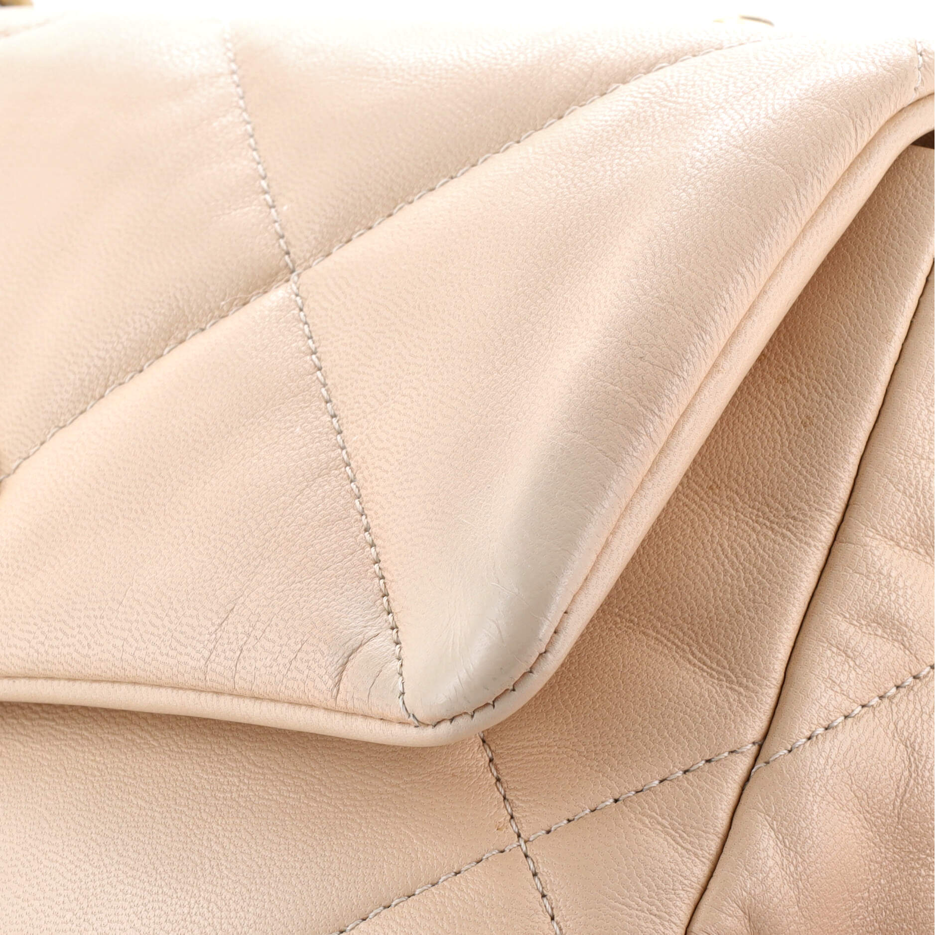 19 Flap Bag Quilted Leather Medium