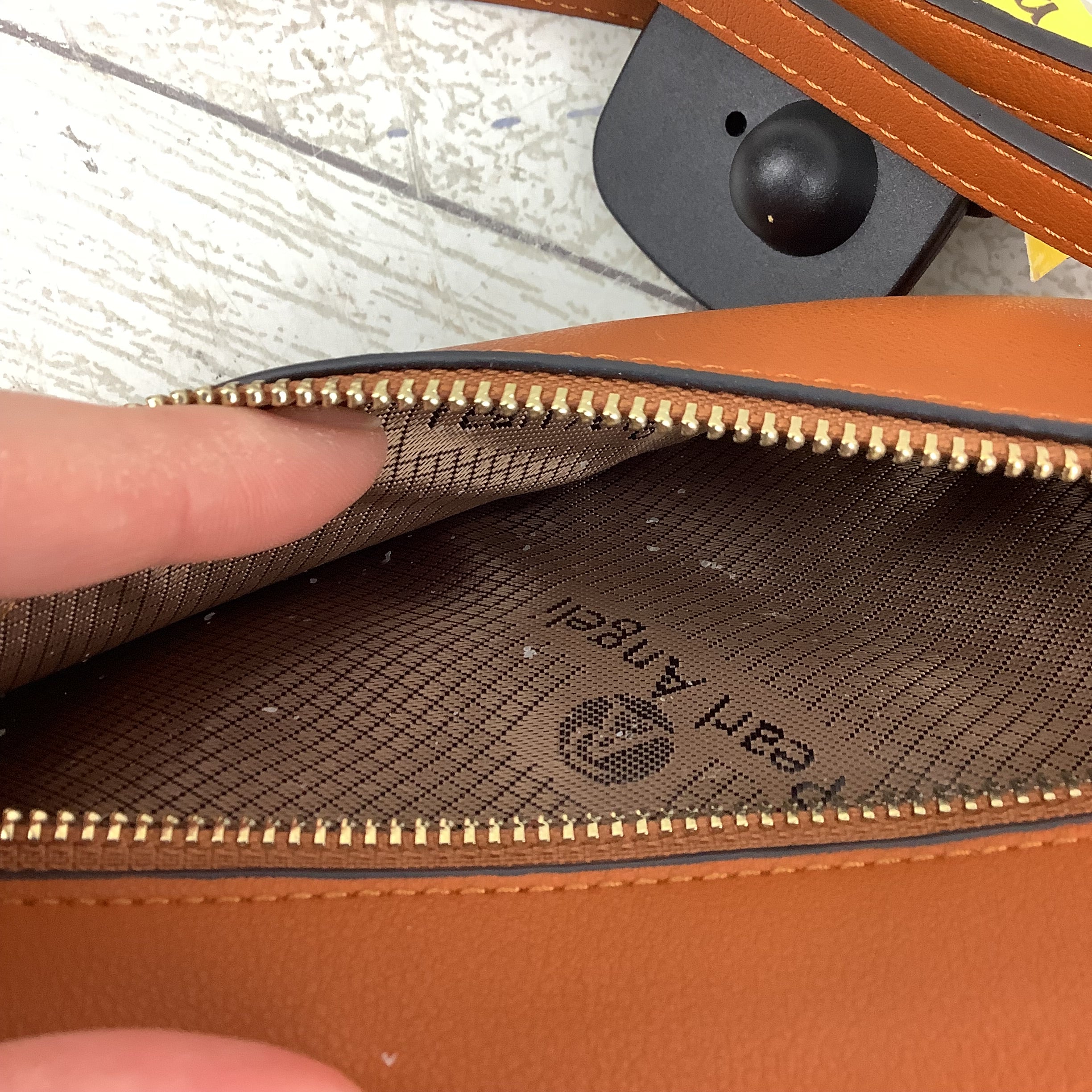 Crossbody By Clothes Mentor, Size: Small