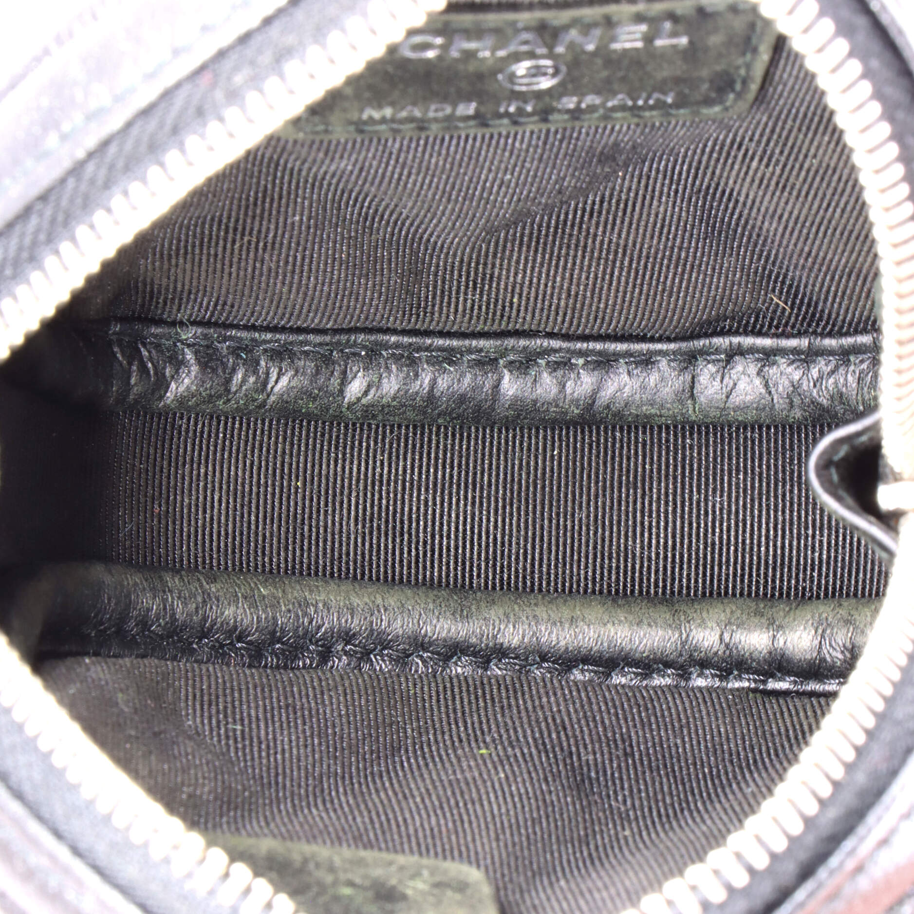 Classic Round Coin Purse Quilted Caviar