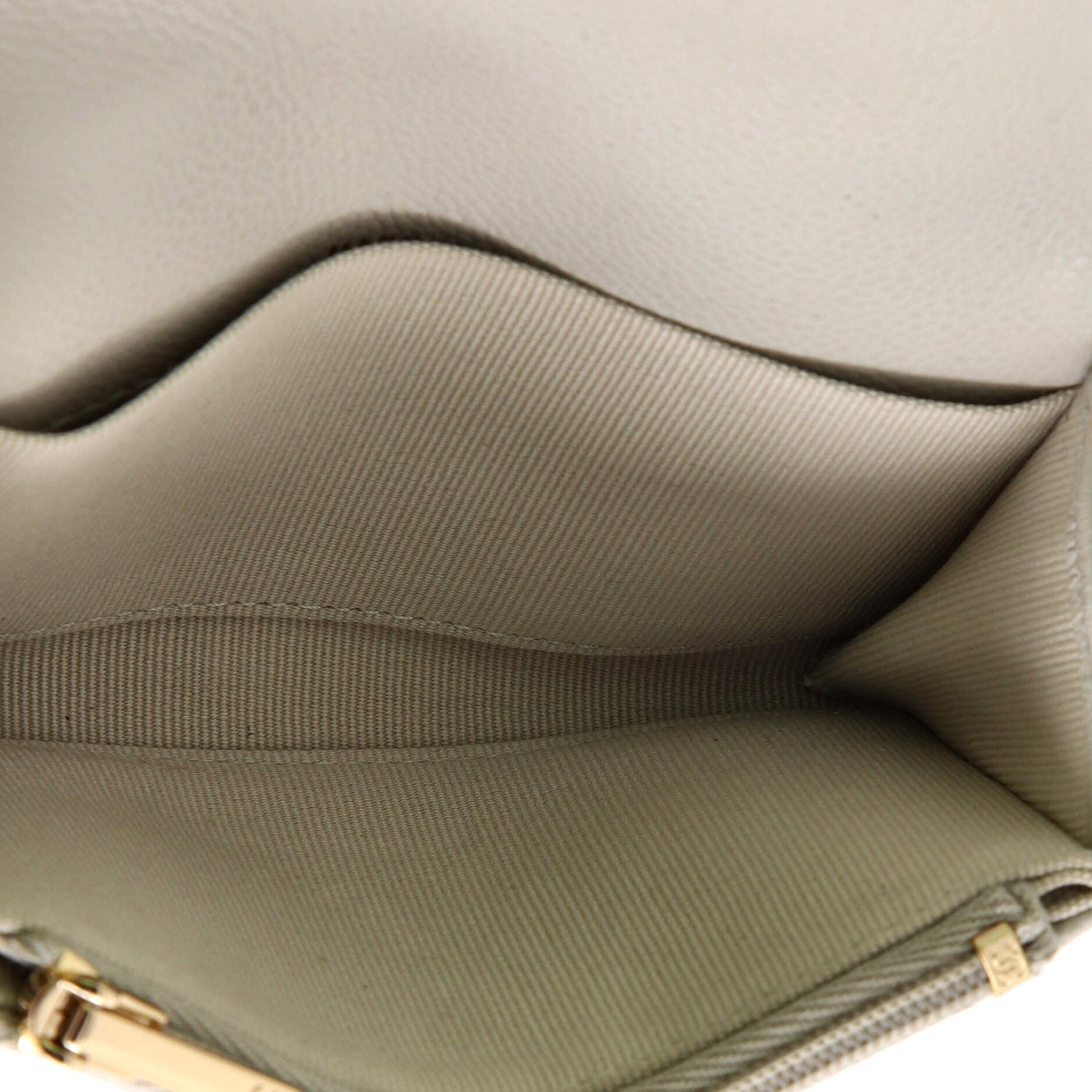 Classic Flap Card Case Quilted Caviar