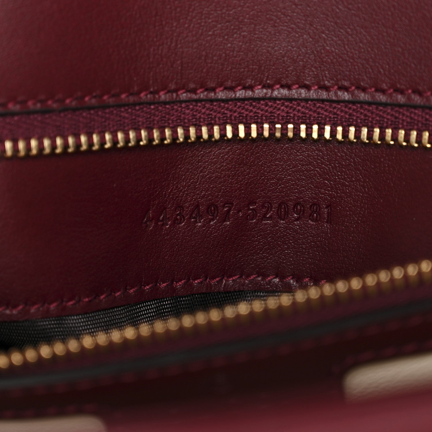 Calfskin Matelasse Medium GG Marmont Shoulder Bag Ancora Red