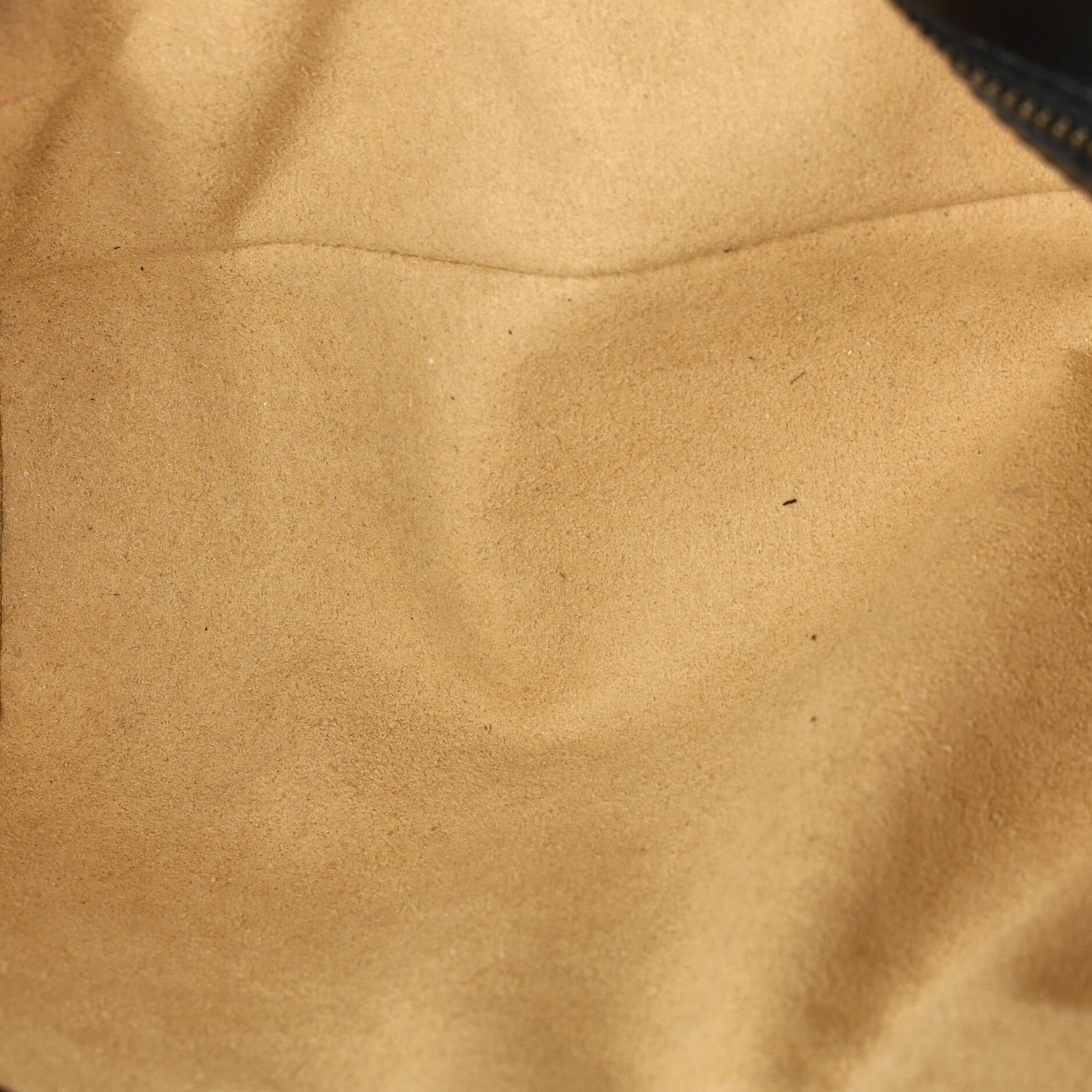 GG Marmont Flap Bag Matelasse Leather Medium