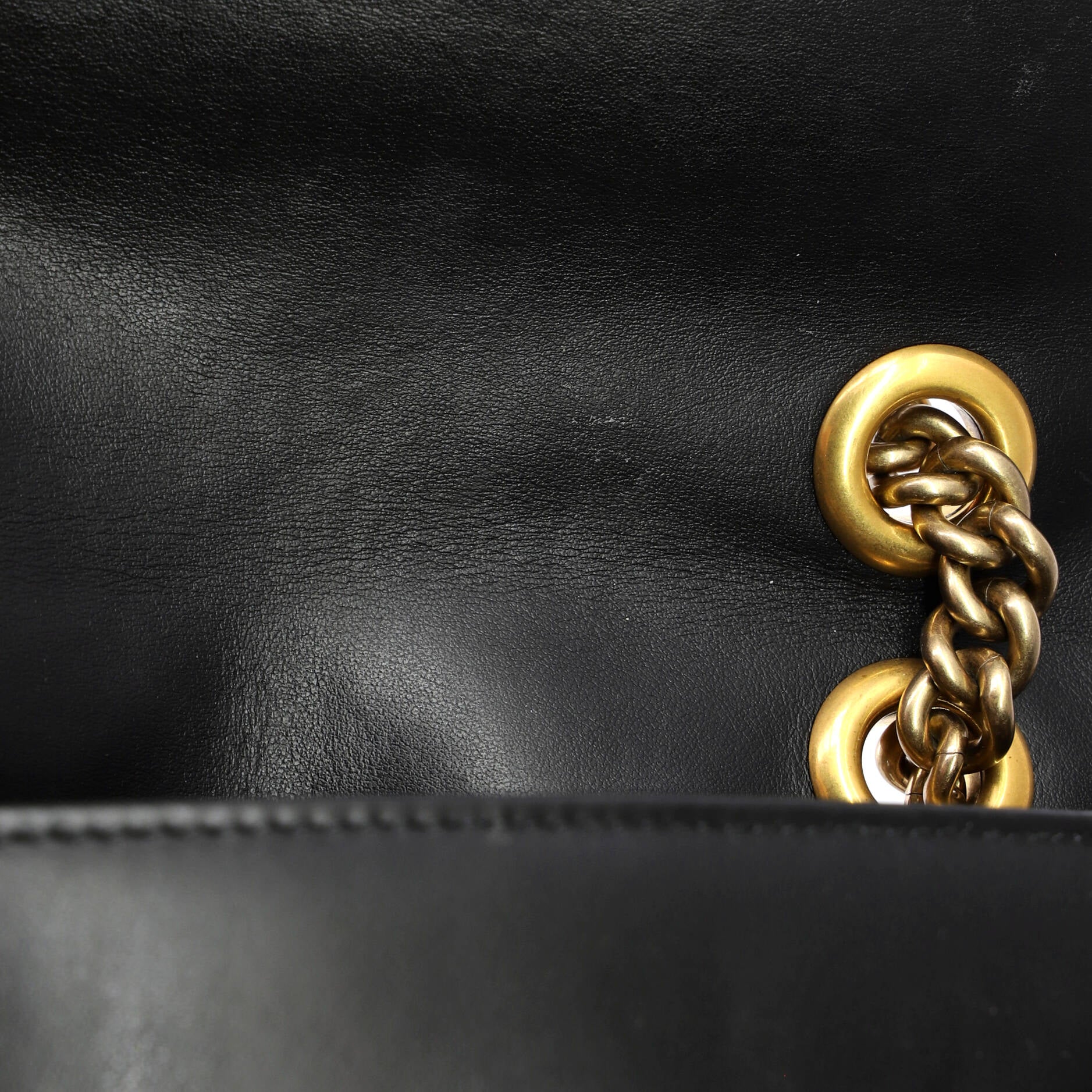 GG Marmont Flap Bag Matelasse Leather Medium