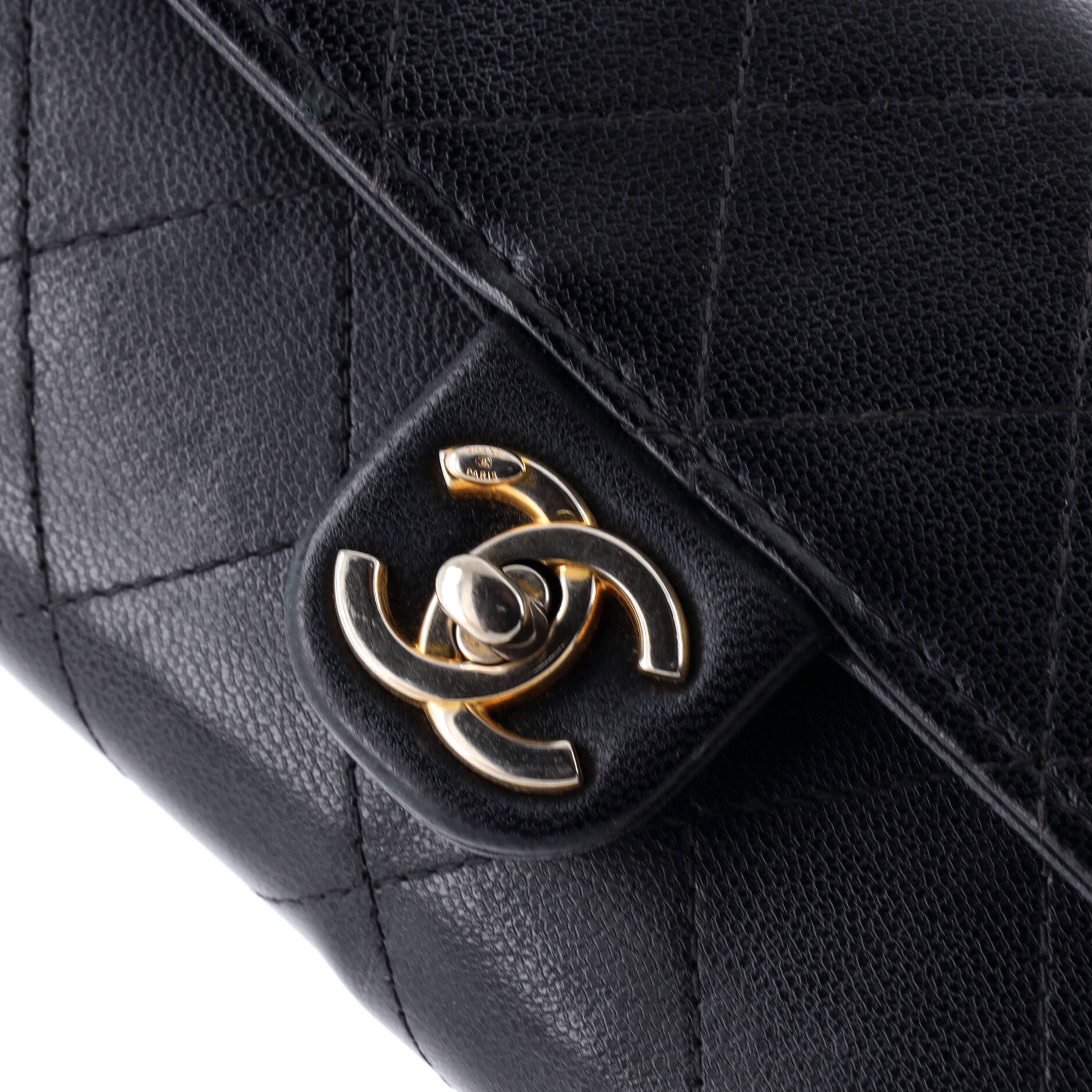 Chic Pearls Clutch with Chain Quilted Goatskin