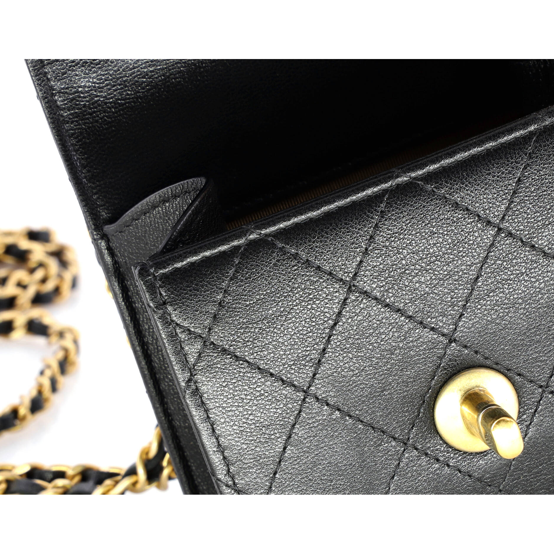 Chic Pearls Flap Clutch with Chain Quilted Goatskin Mini