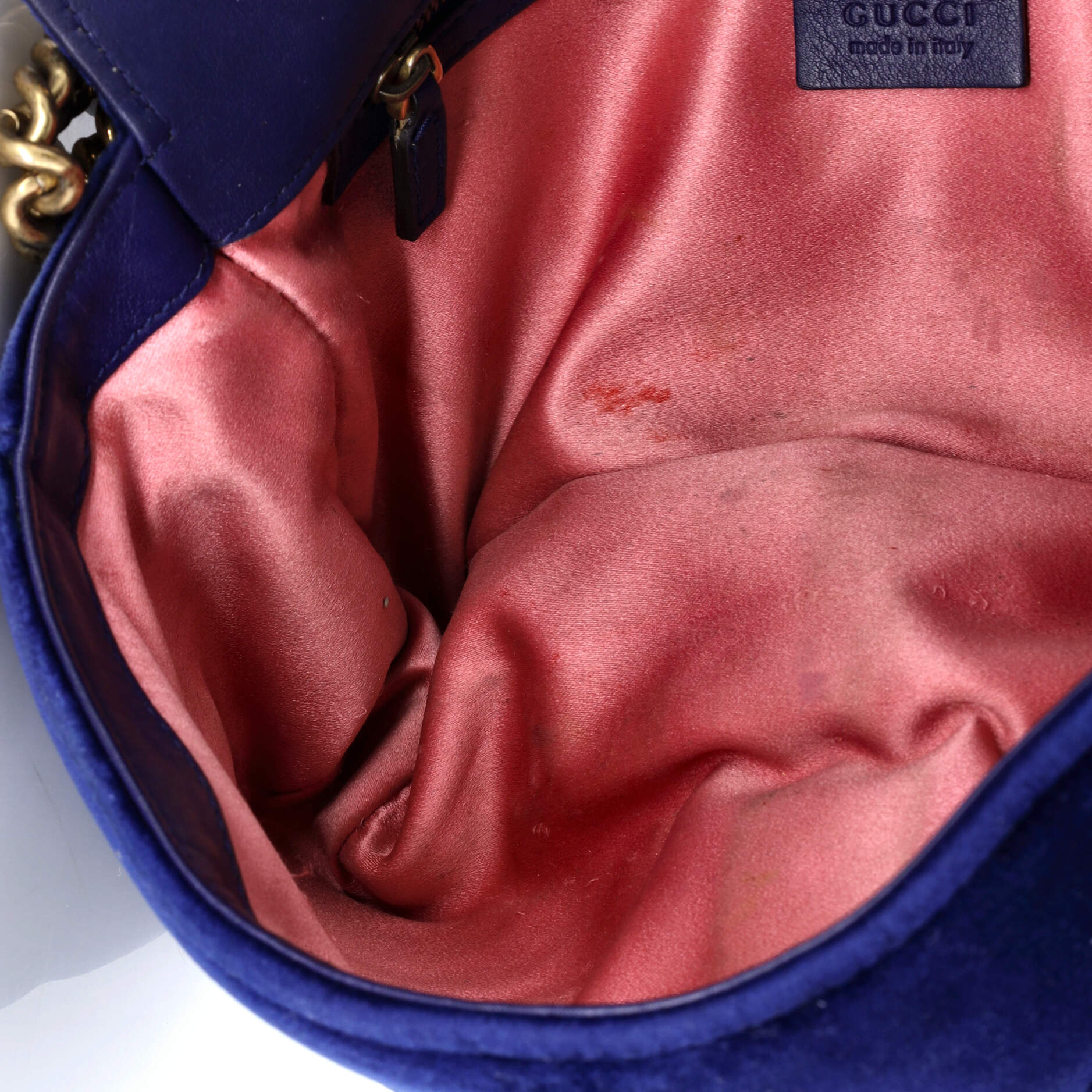 GG Marmont Flap Bag Matelasse Velvet Medium