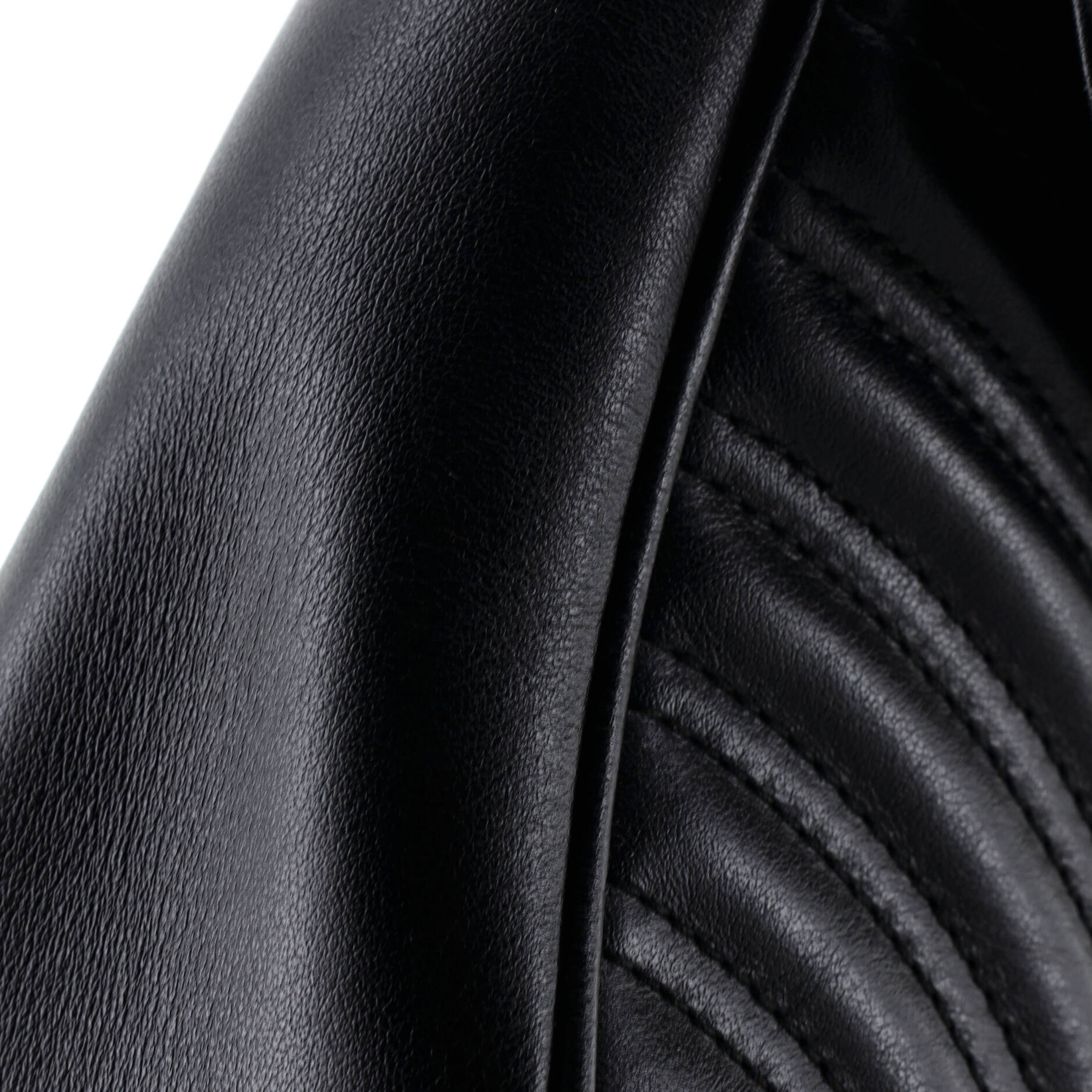 GG Marmont Flap Bag Matelasse Leather Small