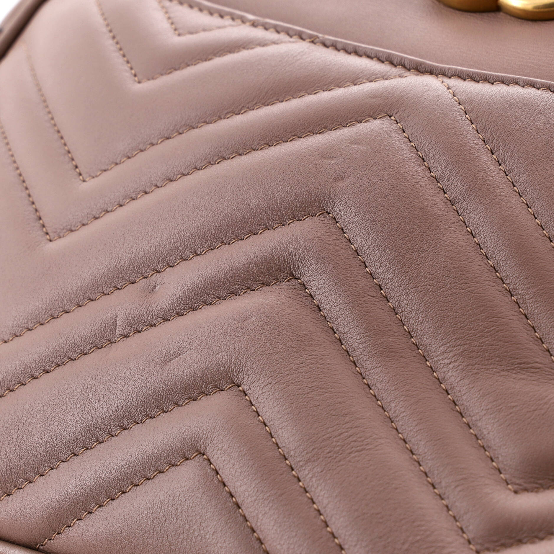 GG Marmont Shoulder Bag Matelasse Leather Medium