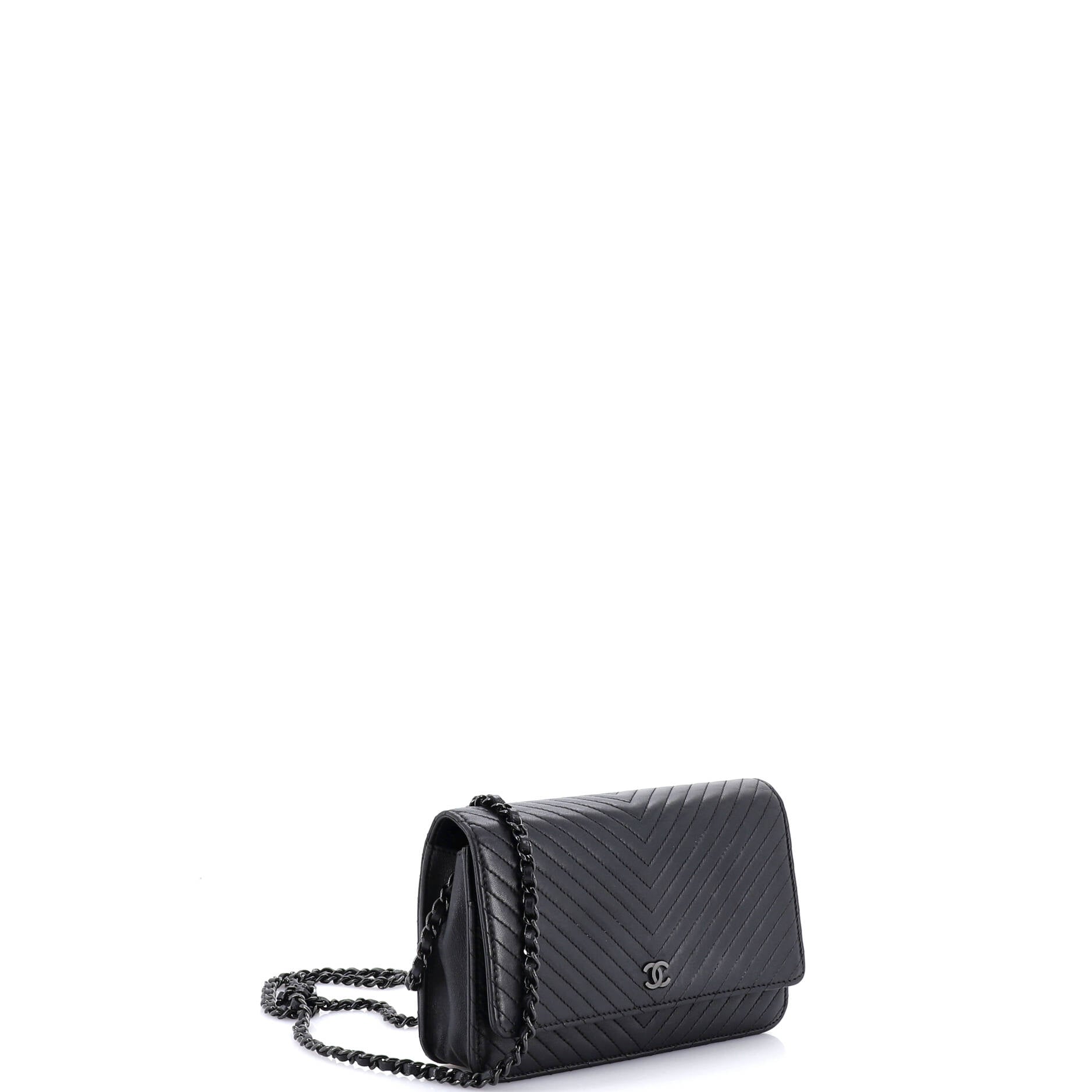 So Black Wallet on Chain Chevron Lambskin