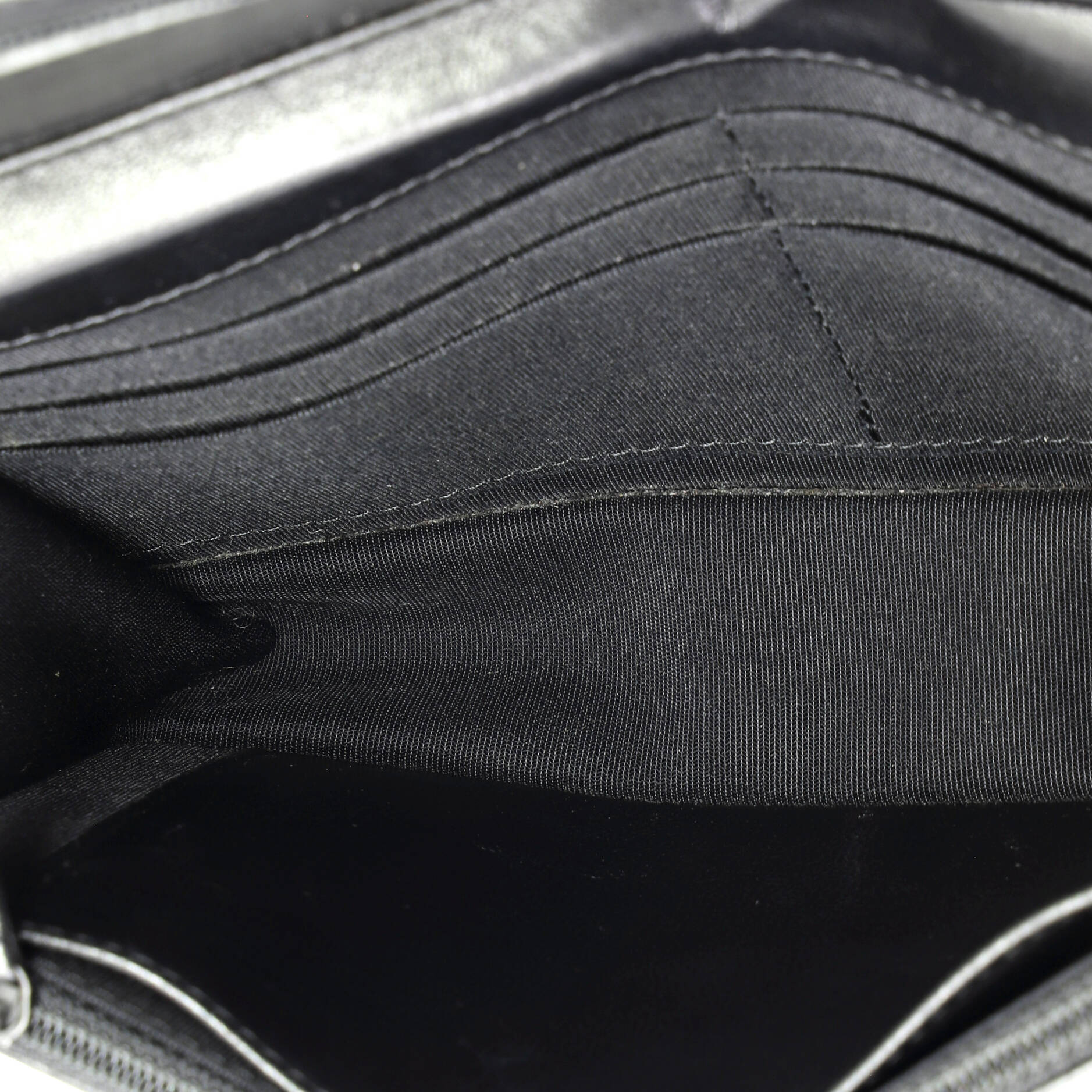 So Black Wallet on Chain Chevron Lambskin