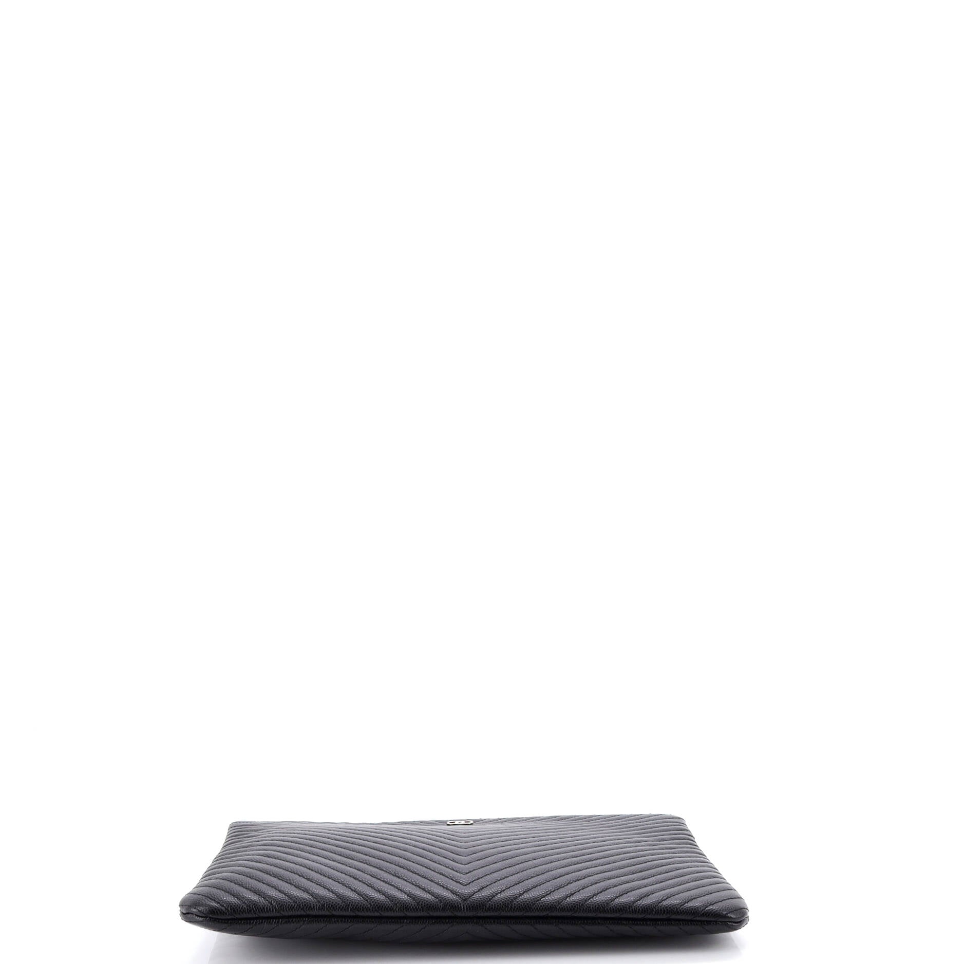O Case Clutch Chevron Caviar Medium