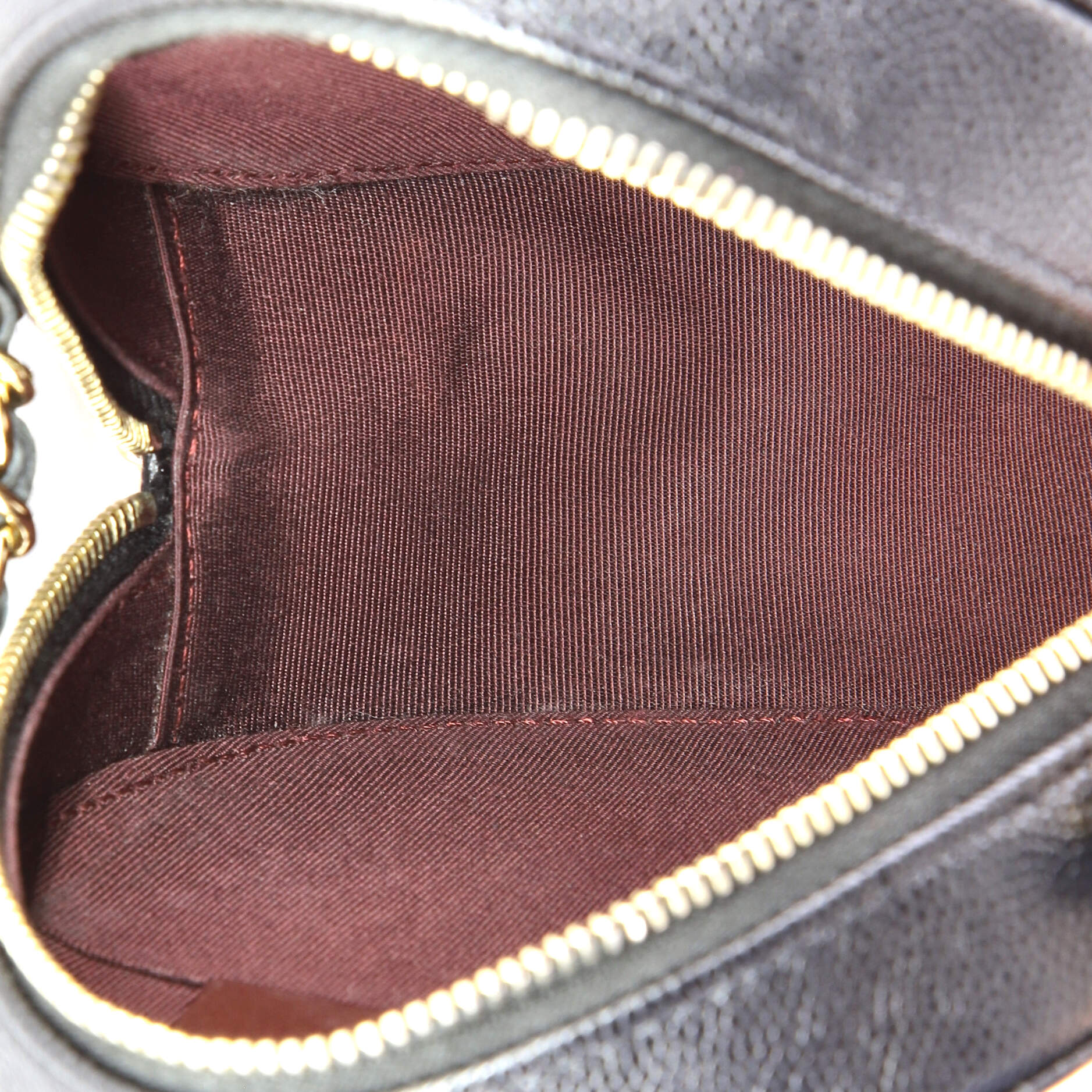 Round Clutch with Chain Quilted Caviar Mini