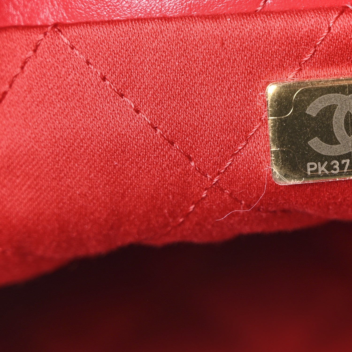 Shiny Calfskin Quilted Chanel 22 Red